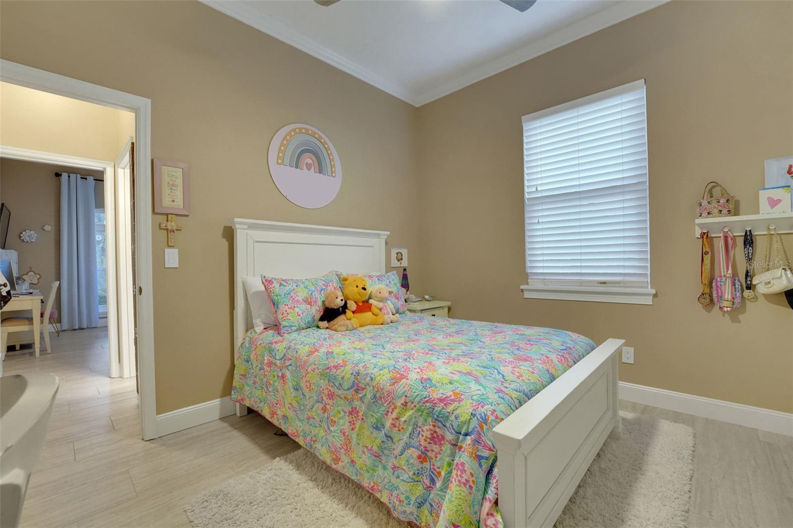 Image 27 of 32 For 816 Lakeworth Circle