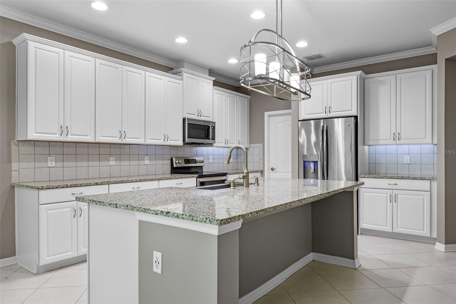 Image 10 of 67 For 2530 Domenico Paul Way
