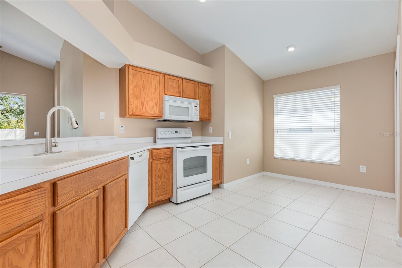 Image 11 of 28 For 8214 Carriage Pointe Drive