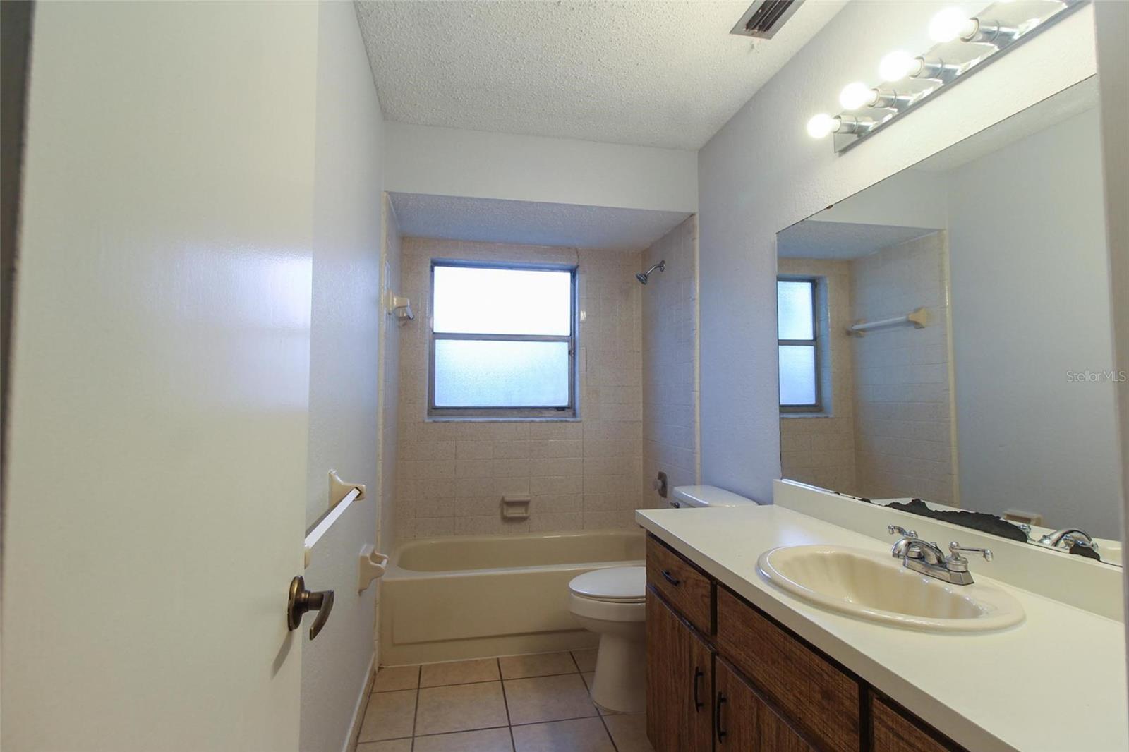 Image 9 of 17 For 1238 Angeline Avenue