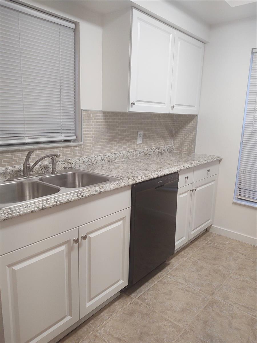 Image 4 of 15 For 4800 Marks Terrace 376b1