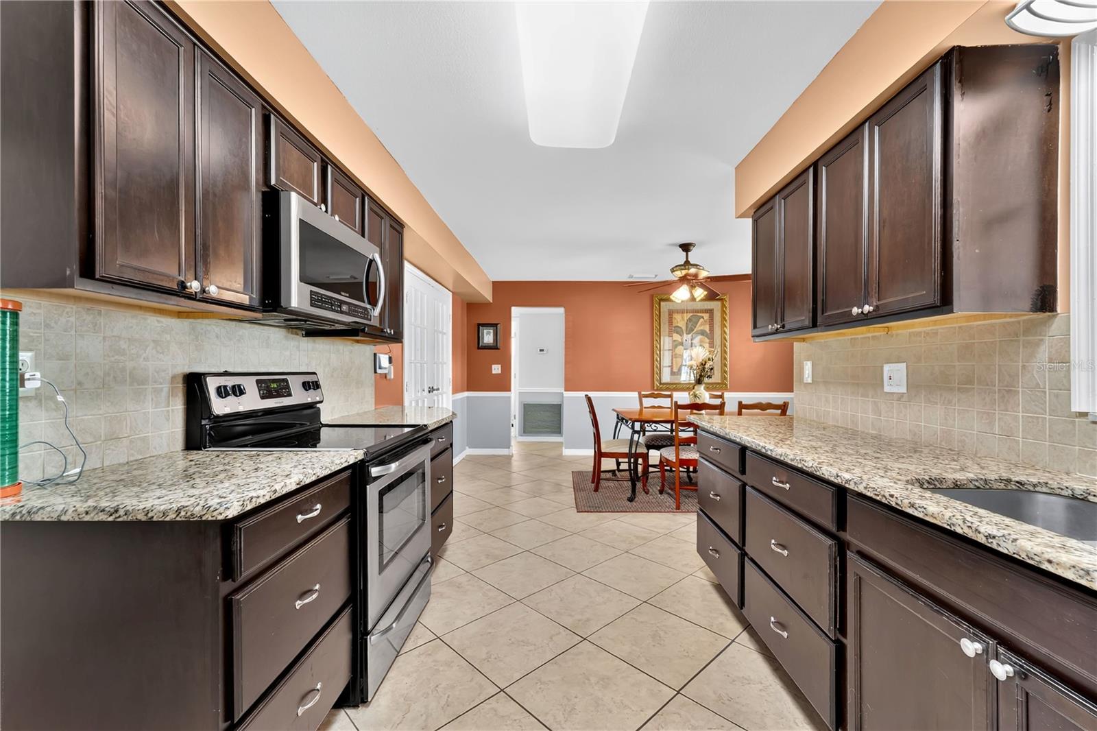Image 10 of 37 For 1207 Simmons Way
