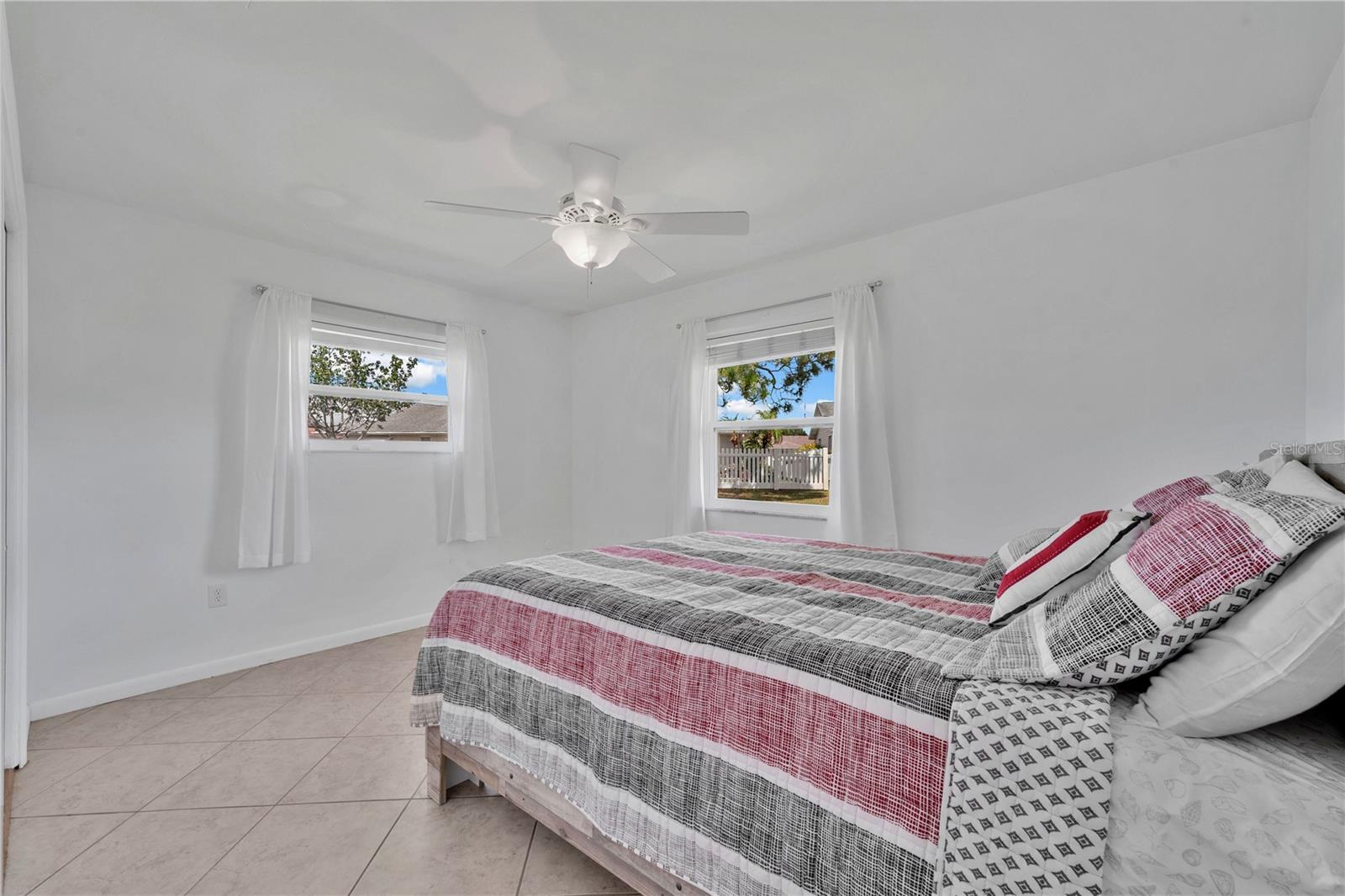 Image 16 of 37 For 1207 Simmons Way