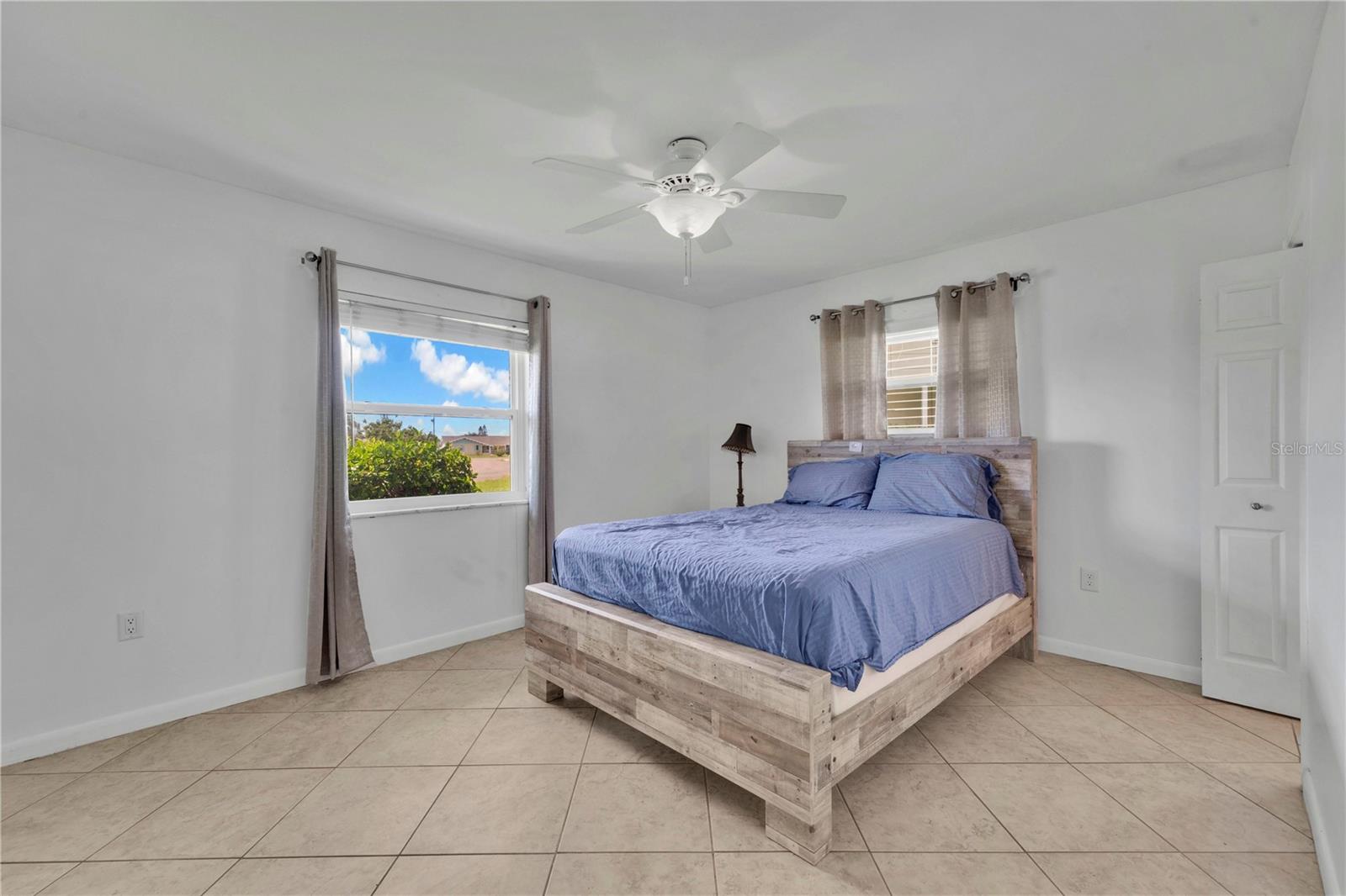 Image 20 of 37 For 1207 Simmons Way