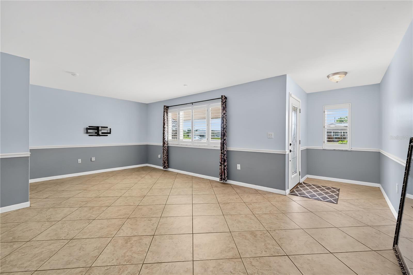 Image 8 of 37 For 1207 Simmons Way