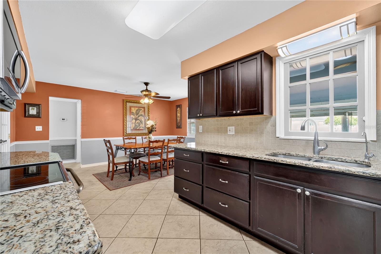 Image 9 of 37 For 1207 Simmons Way
