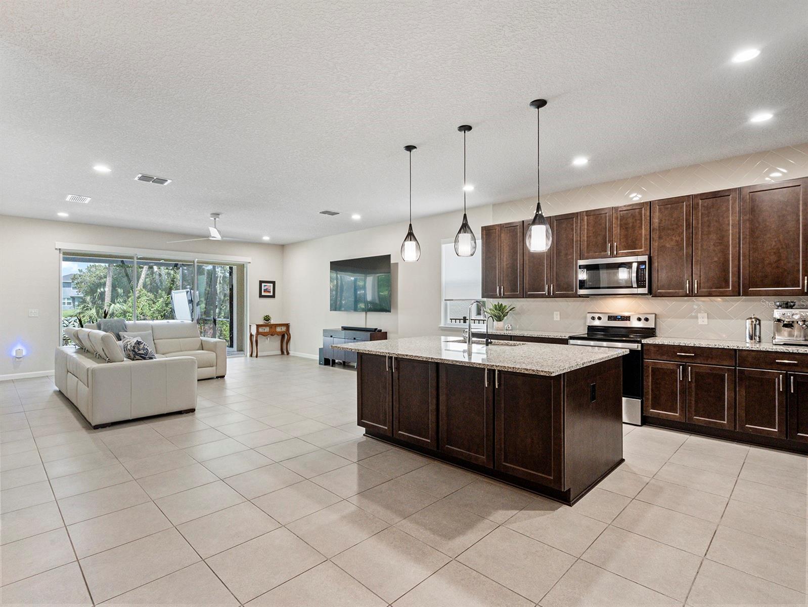 Image 10 of 52 For 3698 Arbordale Loop