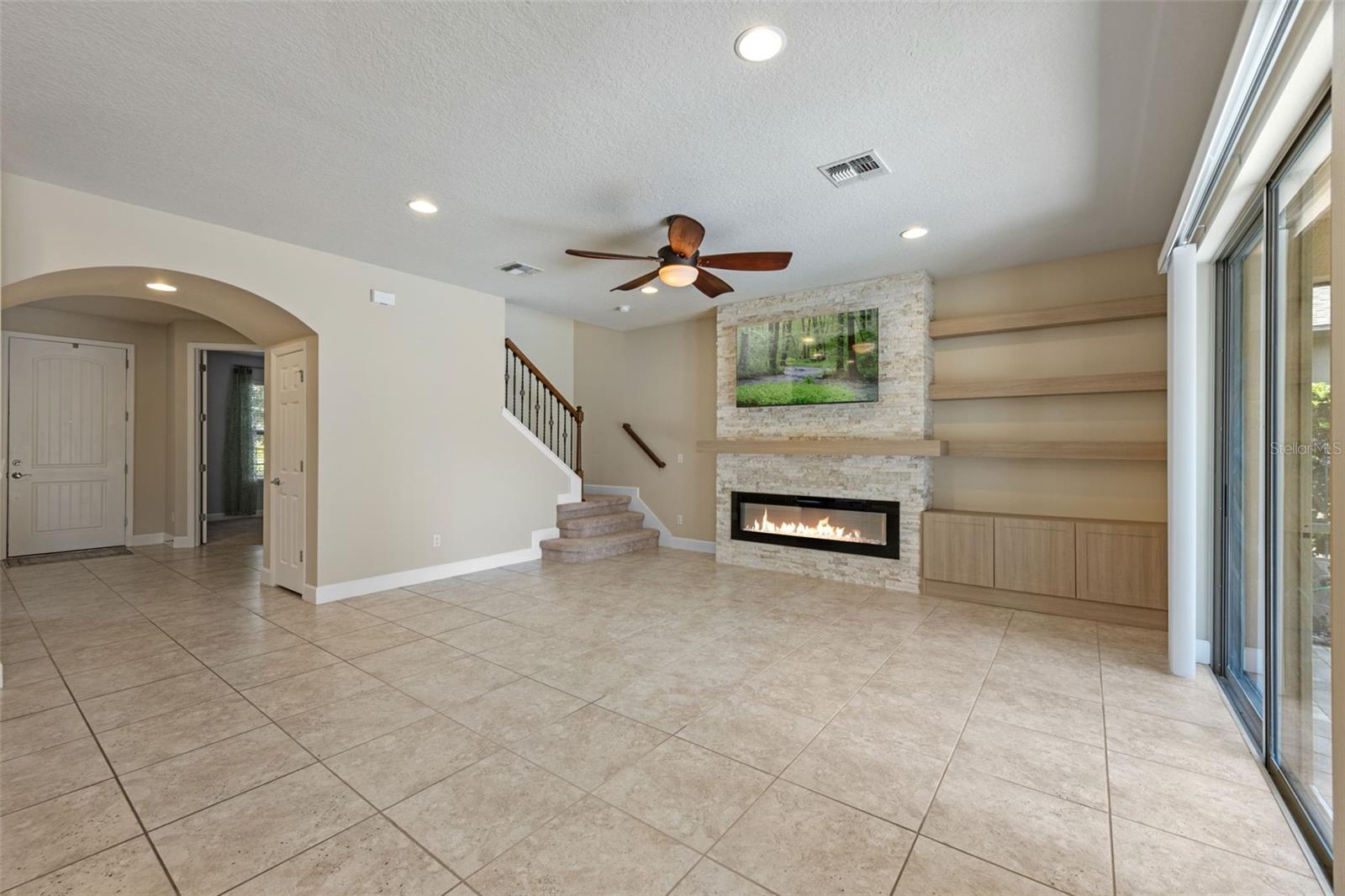 Image 11 of 70 For 531 Crystal Reserve Court