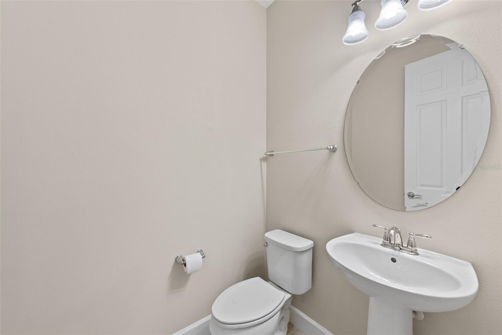Image 23 of 70 For 531 Crystal Reserve Court