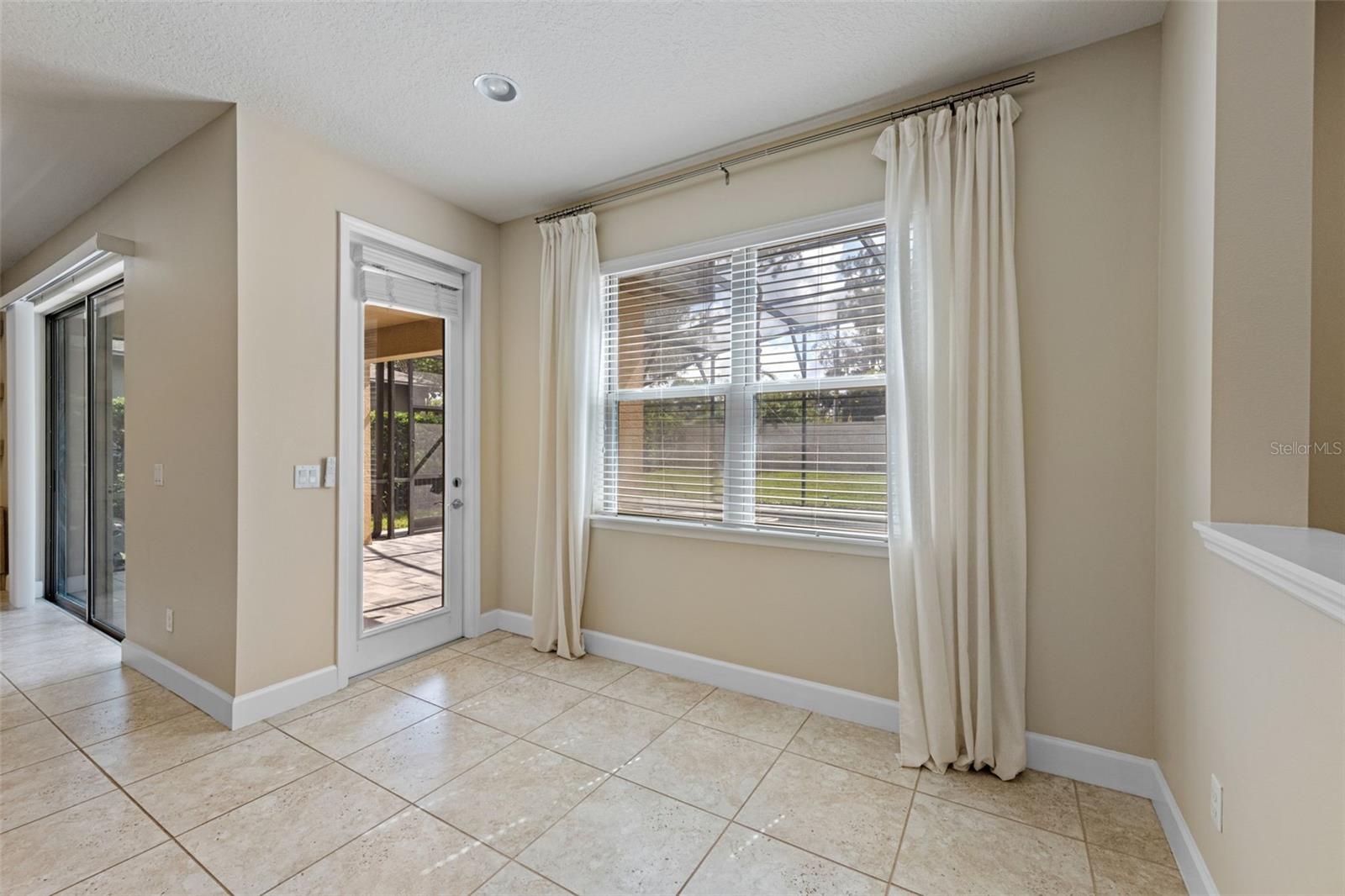 Image 25 of 70 For 531 Crystal Reserve Court