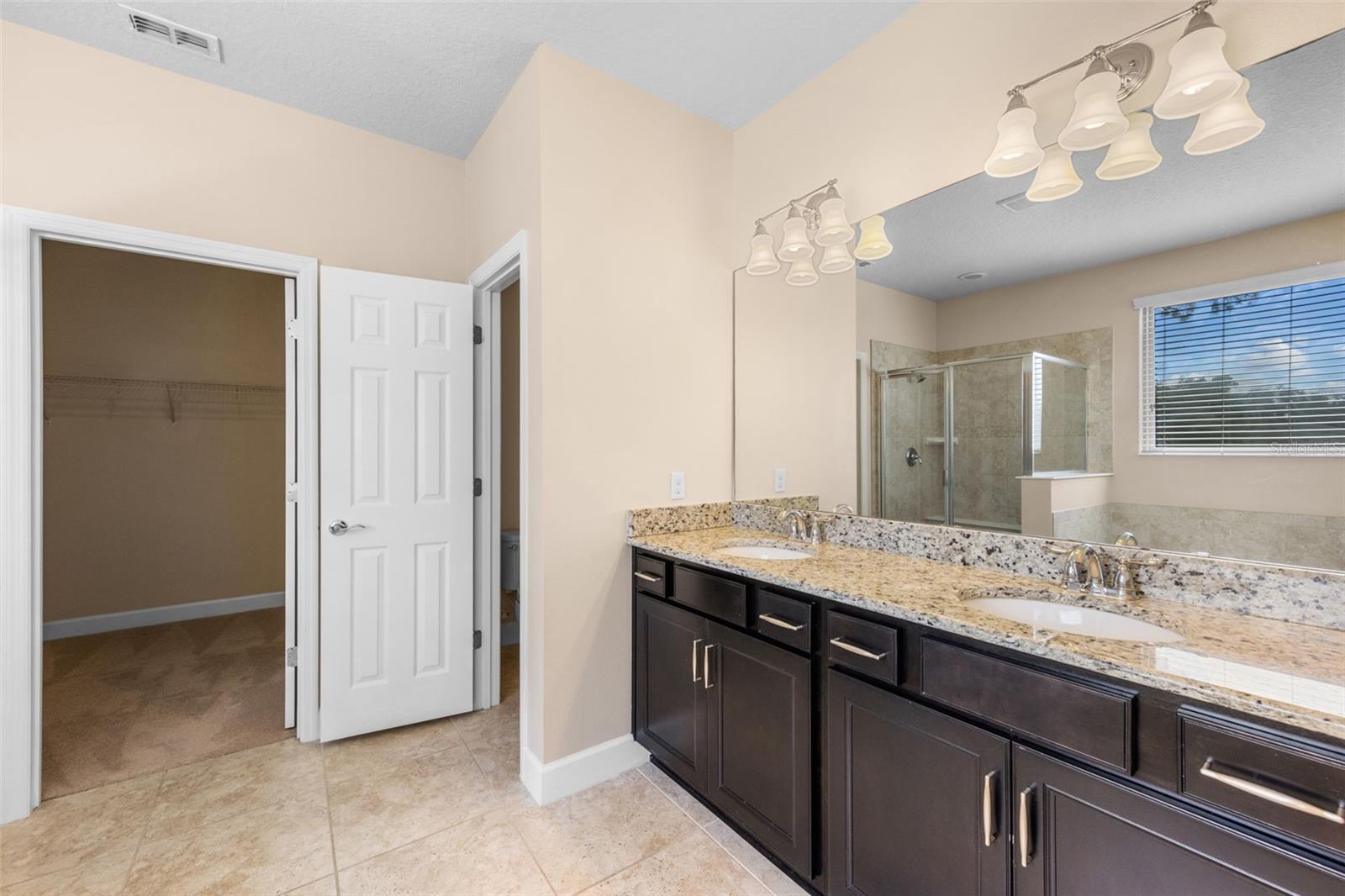 Image 38 of 70 For 531 Crystal Reserve Court
