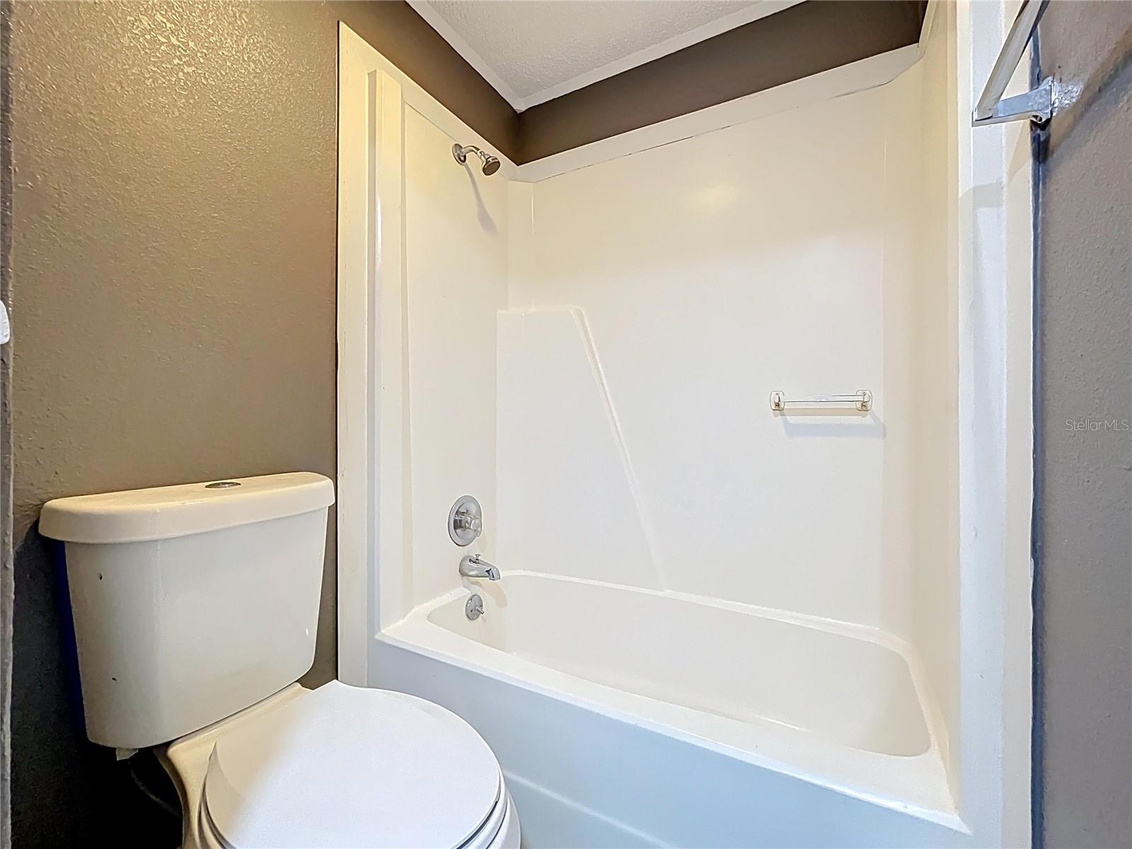 Image 32 of 41 For 722 Eagle Avenue