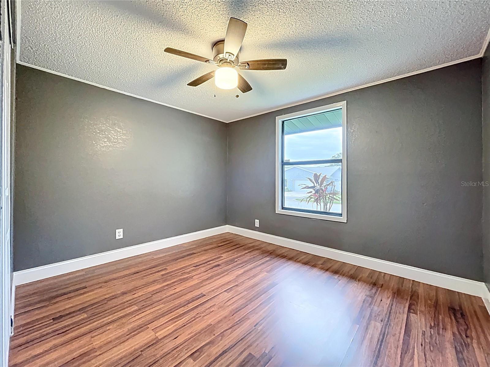 Image 33 of 41 For 722 Eagle Avenue