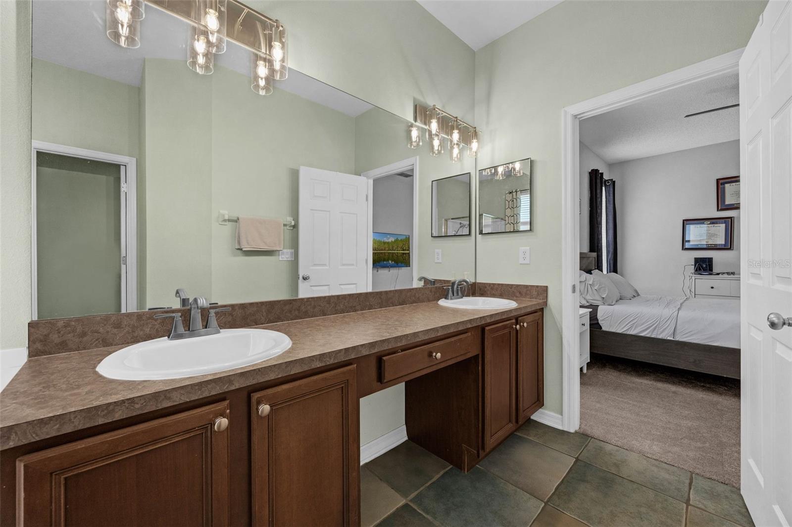 Image 16 of 30 For 14321 Viburnum Lane