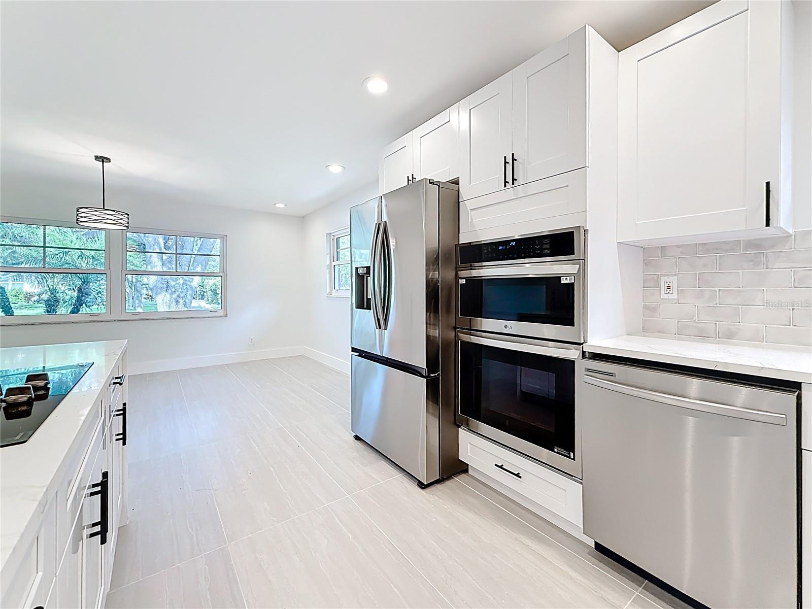 Listing photo id 19 for 4219 Helena Street Ne
