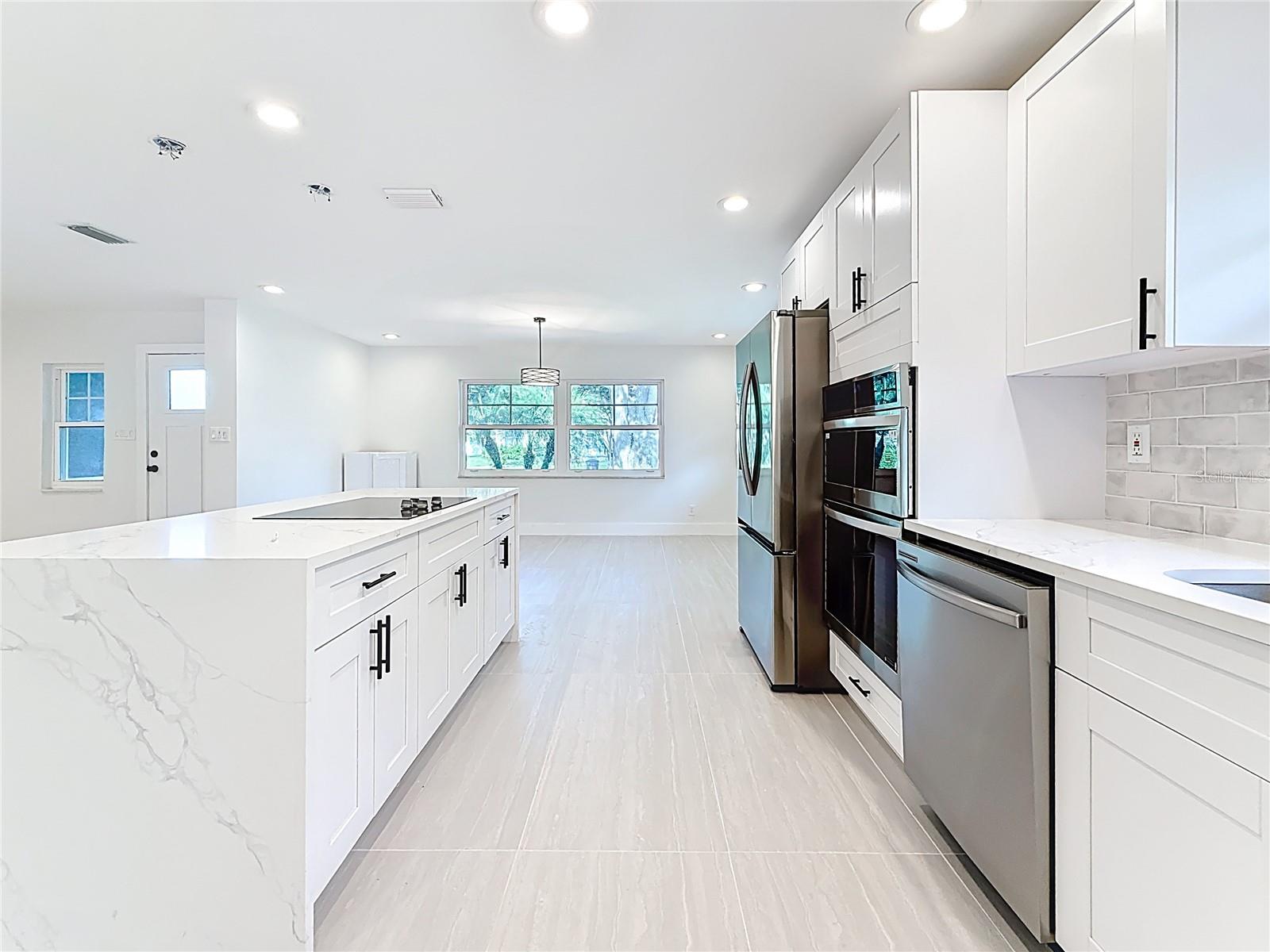 Listing photo id 20 for 4219 Helena Street Ne