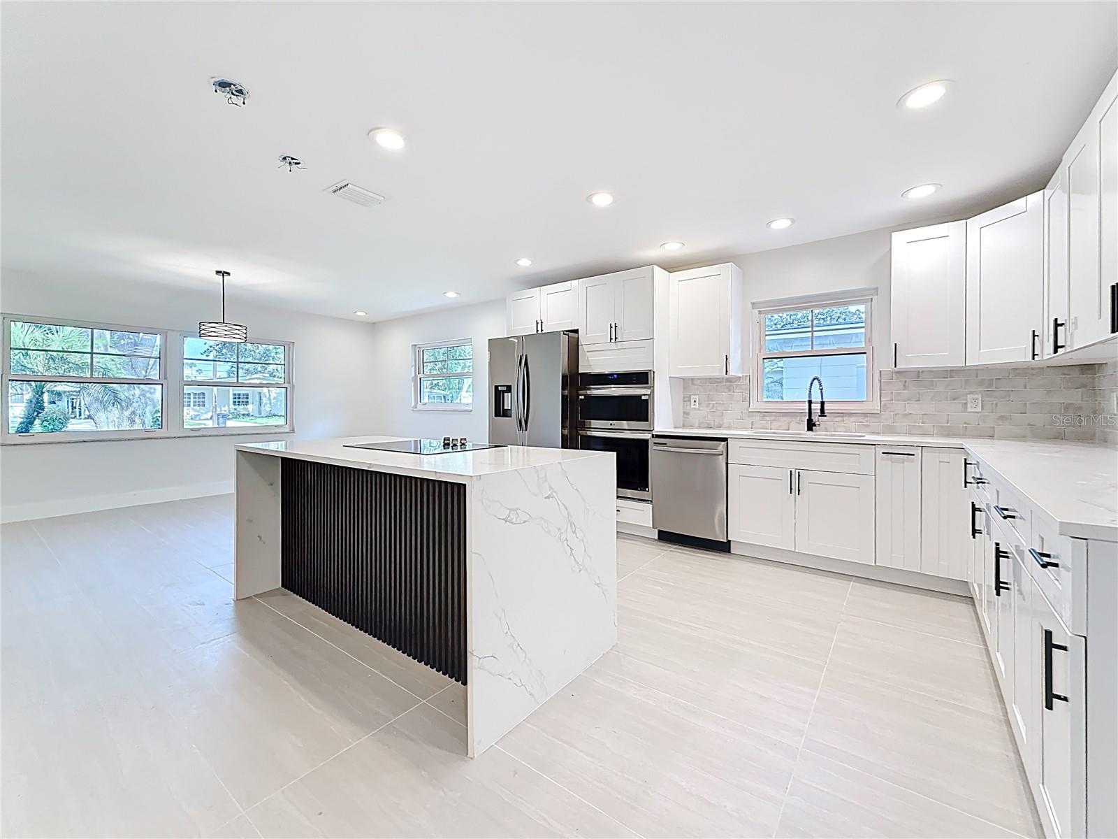 Listing photo id 22 for 4219 Helena Street Ne