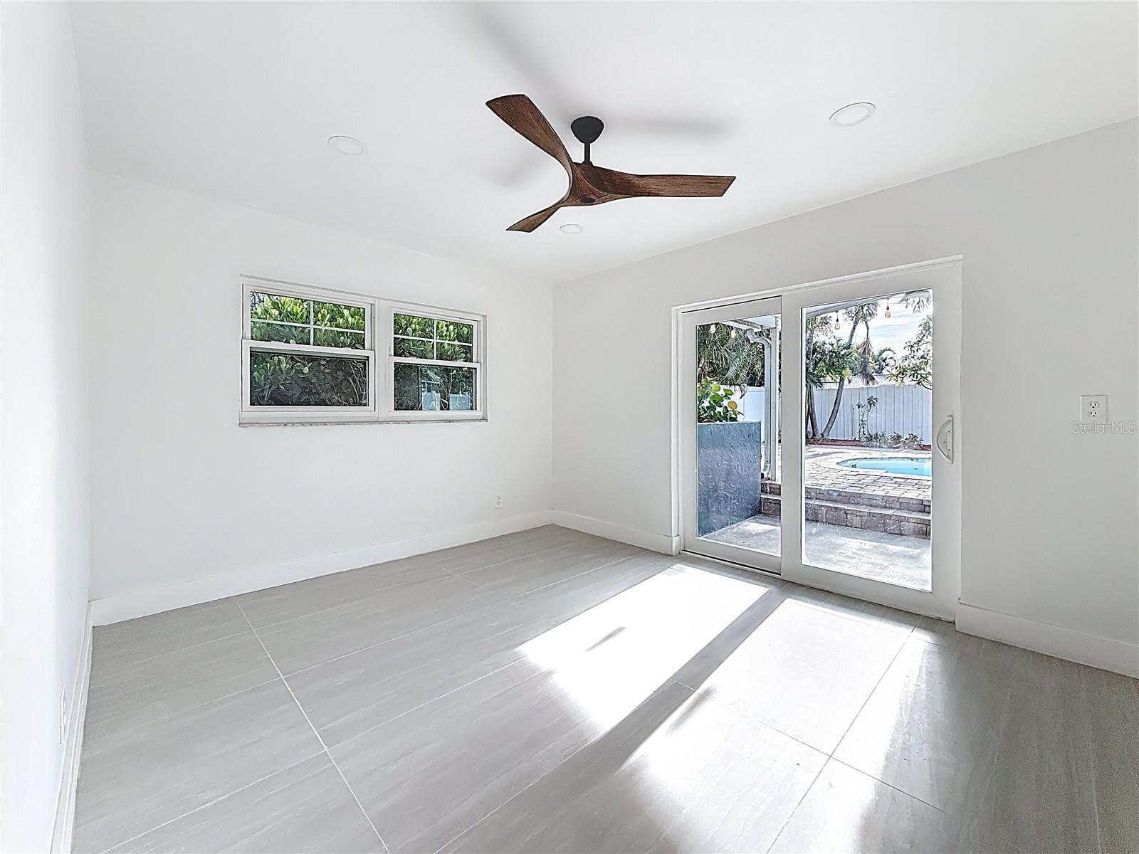 Listing photo id 24 for 4219 Helena Street Ne
