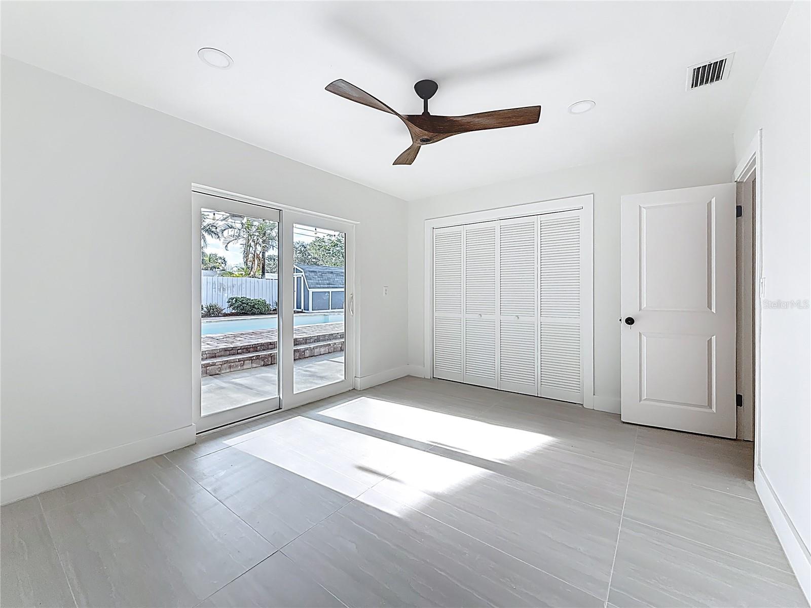 Listing photo id 25 for 4219 Helena Street Ne