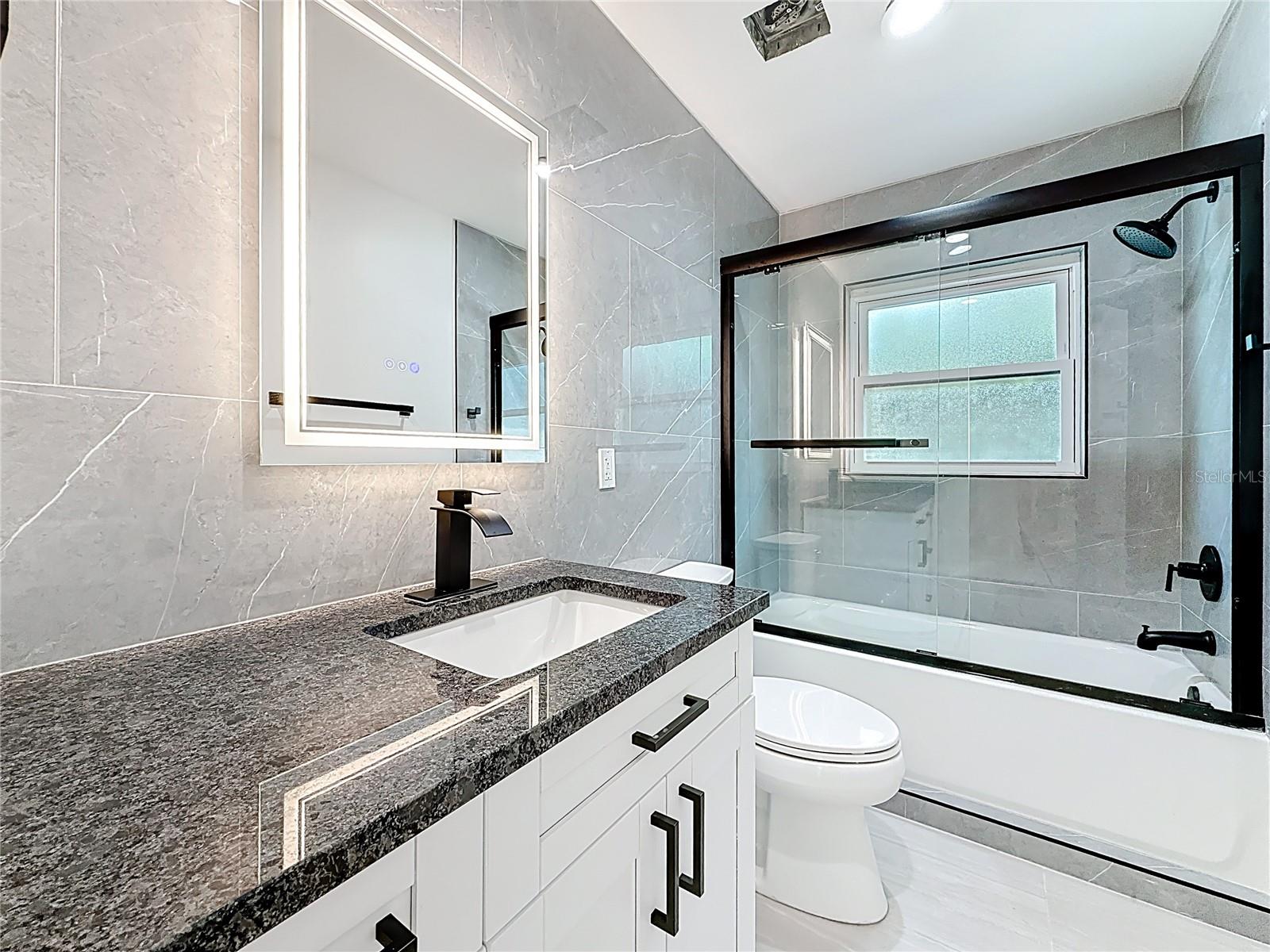 Listing photo id 32 for 4219 Helena Street Ne