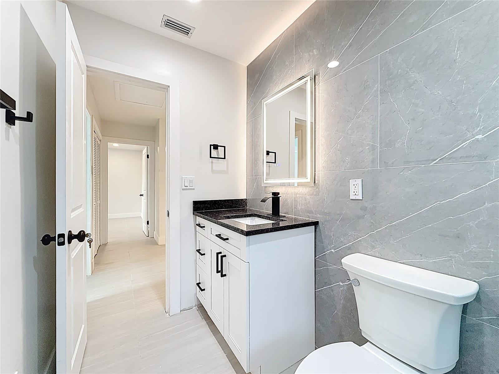 Listing photo id 33 for 4219 Helena Street Ne