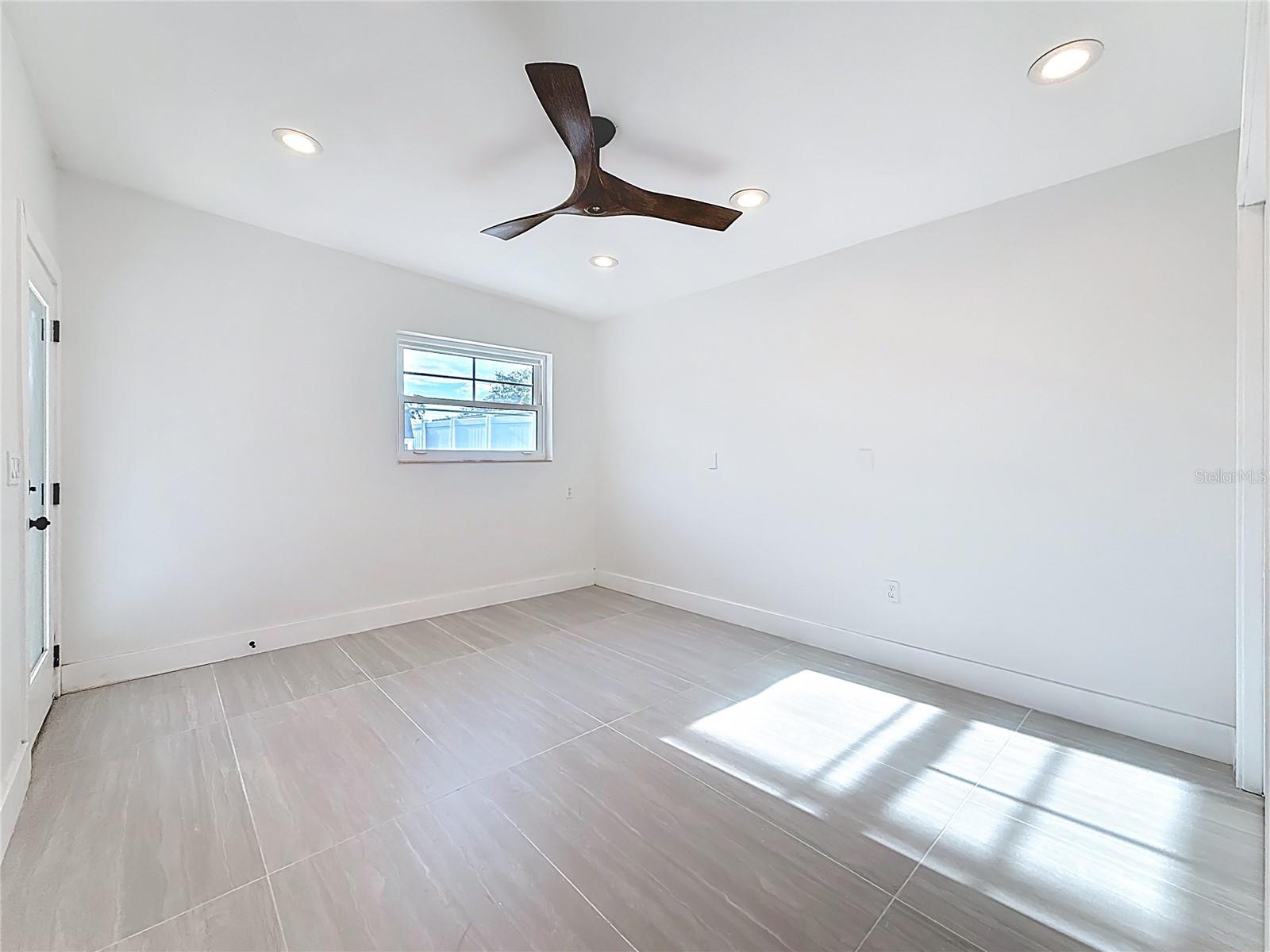 Listing photo id 34 for 4219 Helena Street Ne