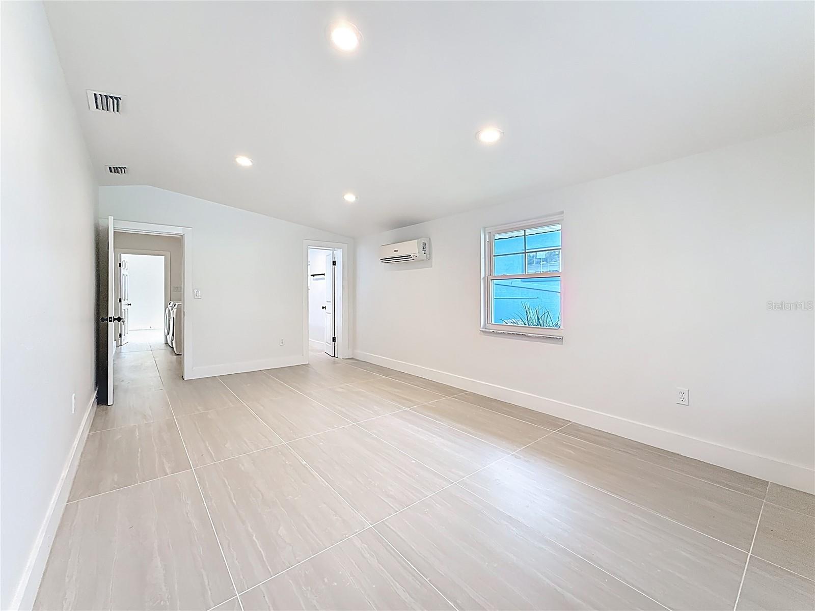 Listing photo id 37 for 4219 Helena Street Ne