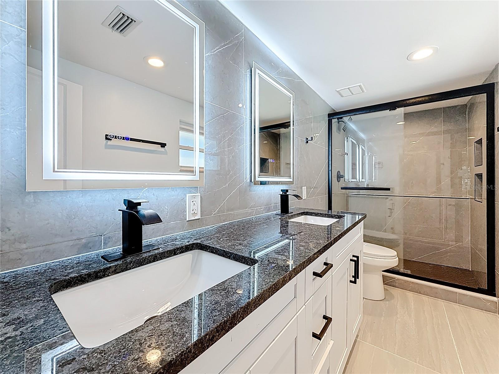 Listing photo id 40 for 4219 Helena Street Ne