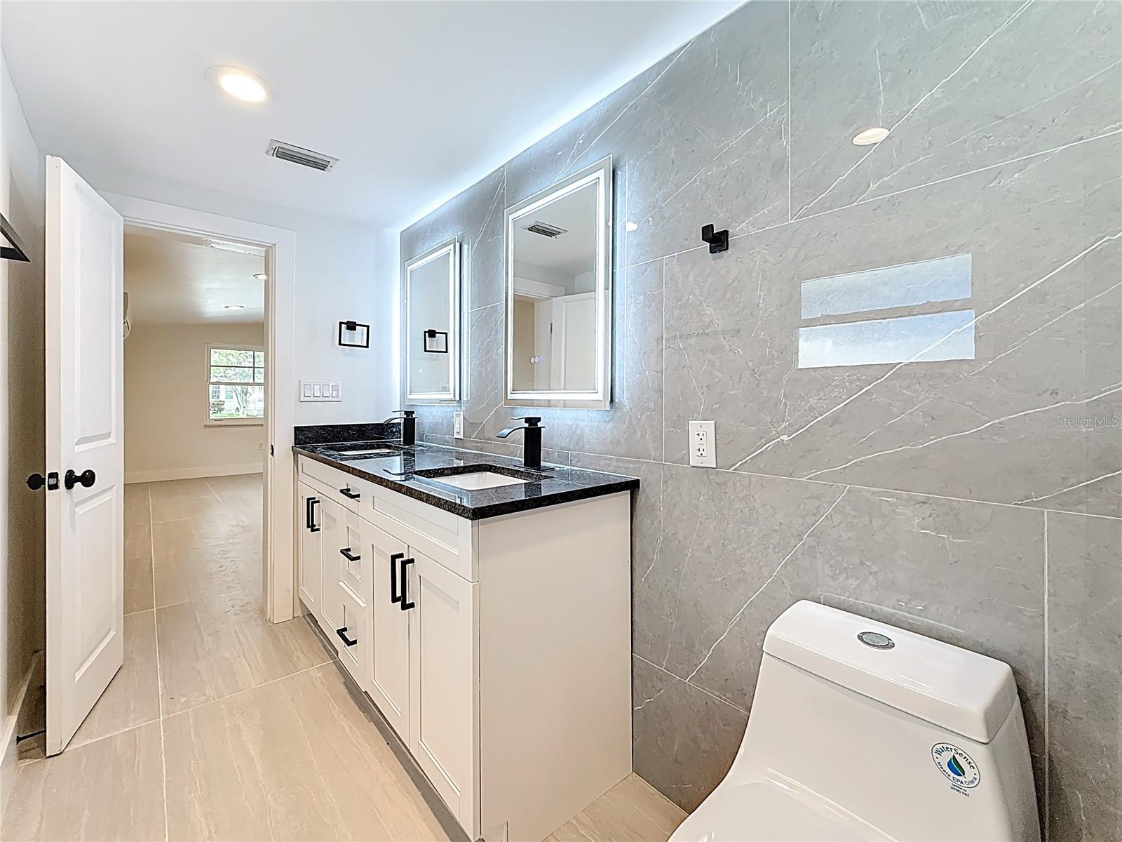 Listing photo id 41 for 4219 Helena Street Ne