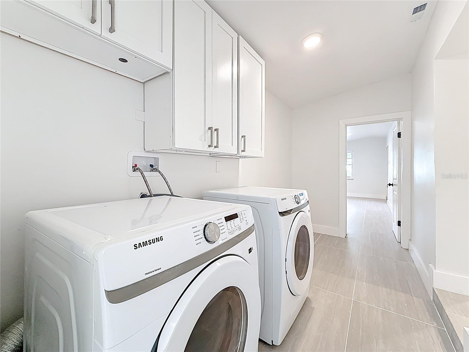 Listing photo id 44 for 4219 Helena Street Ne