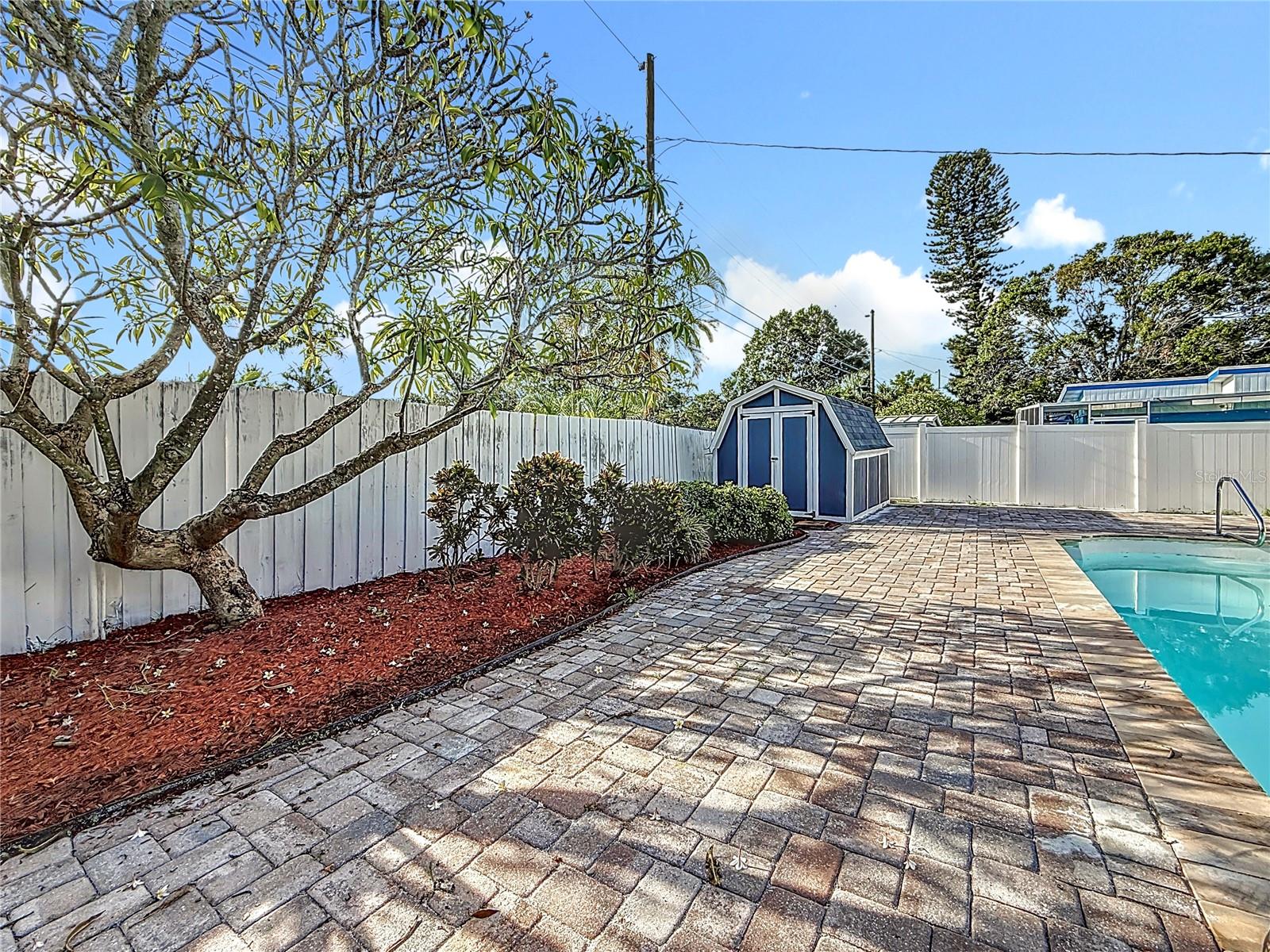 Listing photo id 53 for 4219 Helena Street Ne
