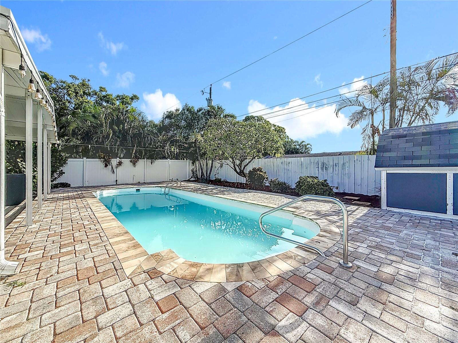 Listing photo id 58 for 4219 Helena Street Ne