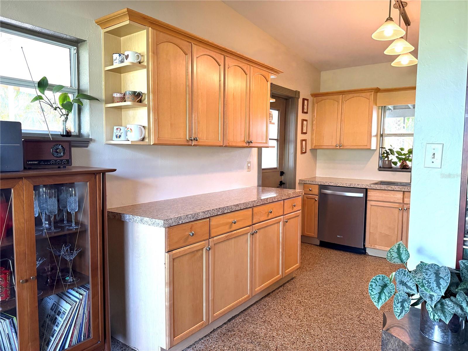 Image 5 of 22 For 712 Malone Drive