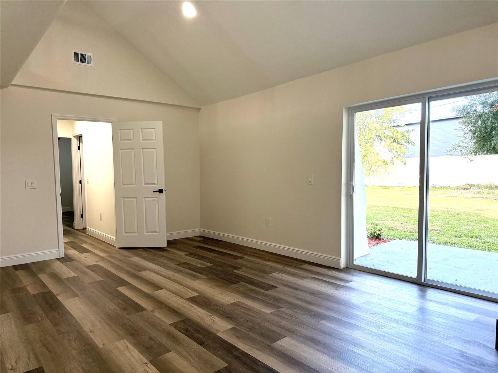 Image 7 of 18 For 2807 Orange Boulevard
