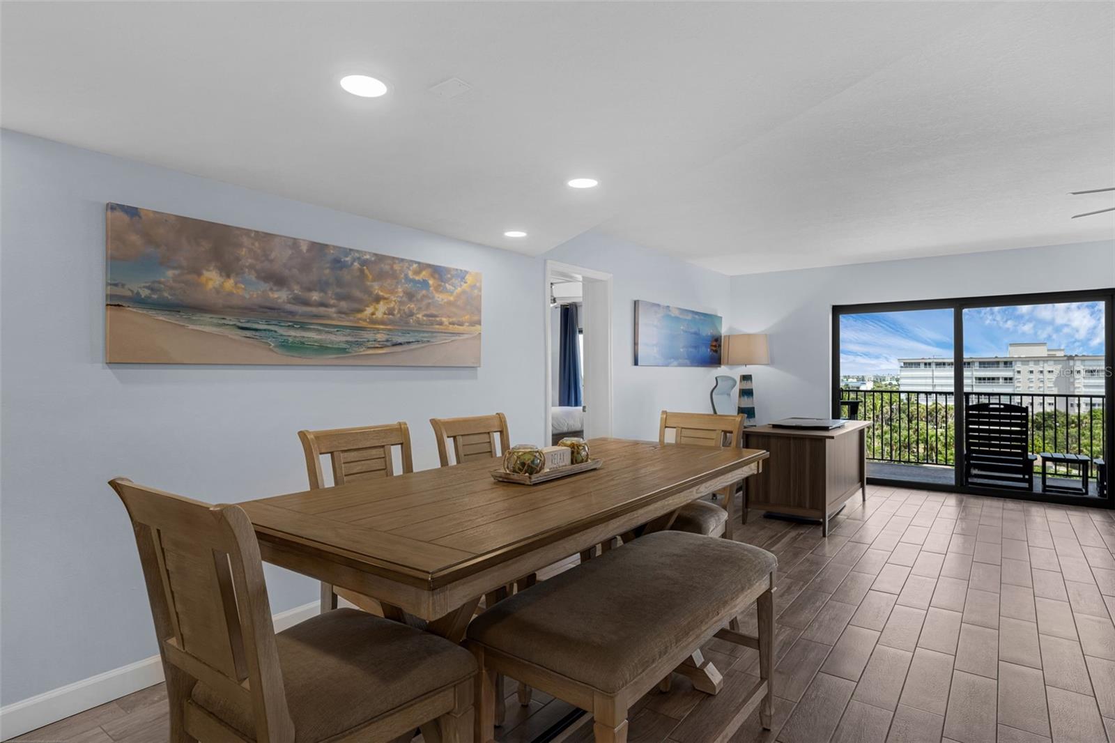 Image 11 of 46 For 3170 Atlantic Avenue 708