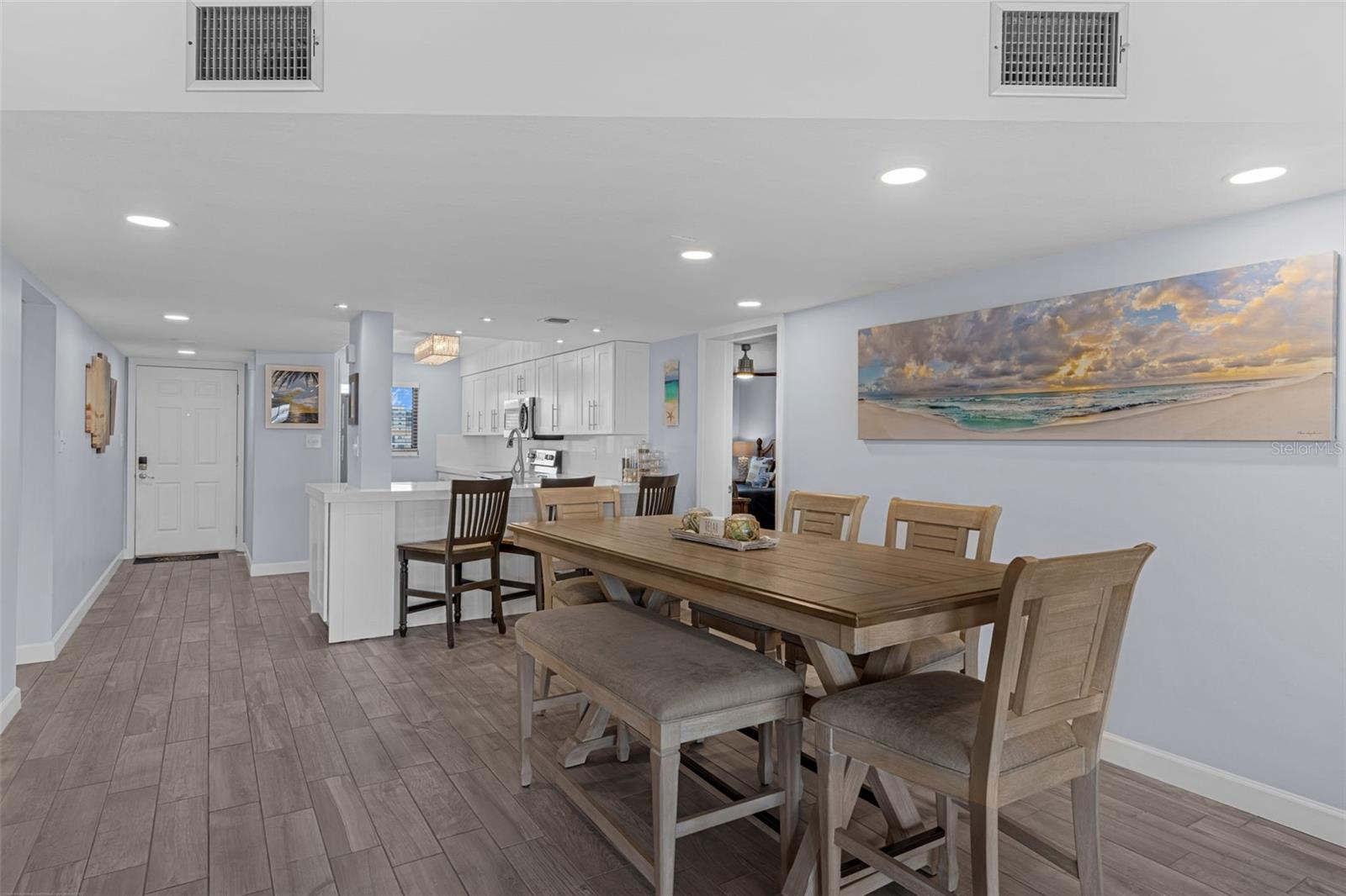 Image 12 of 46 For 3170 Atlantic Avenue 708