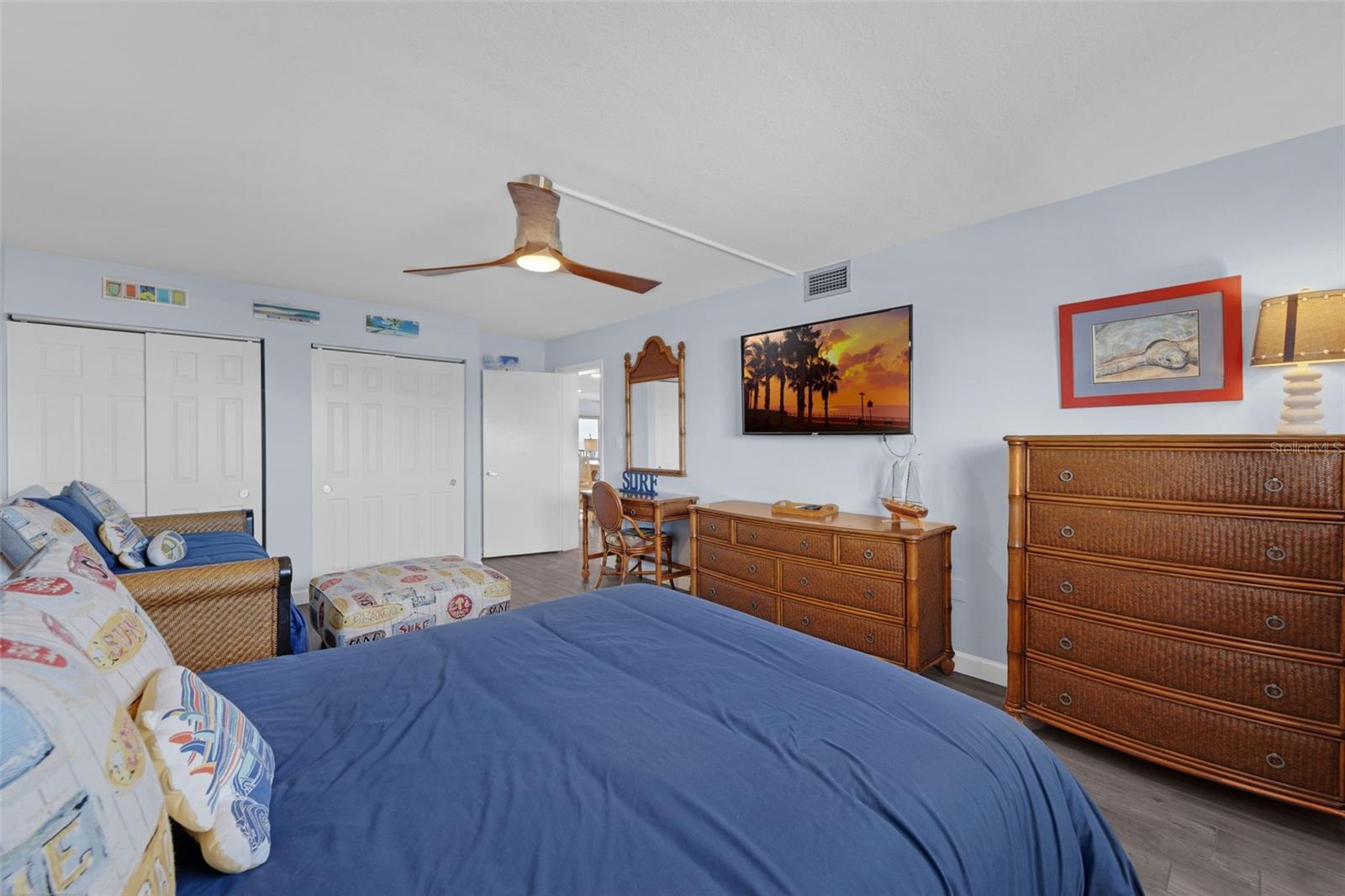 Image 23 of 46 For 3170 Atlantic Avenue 708