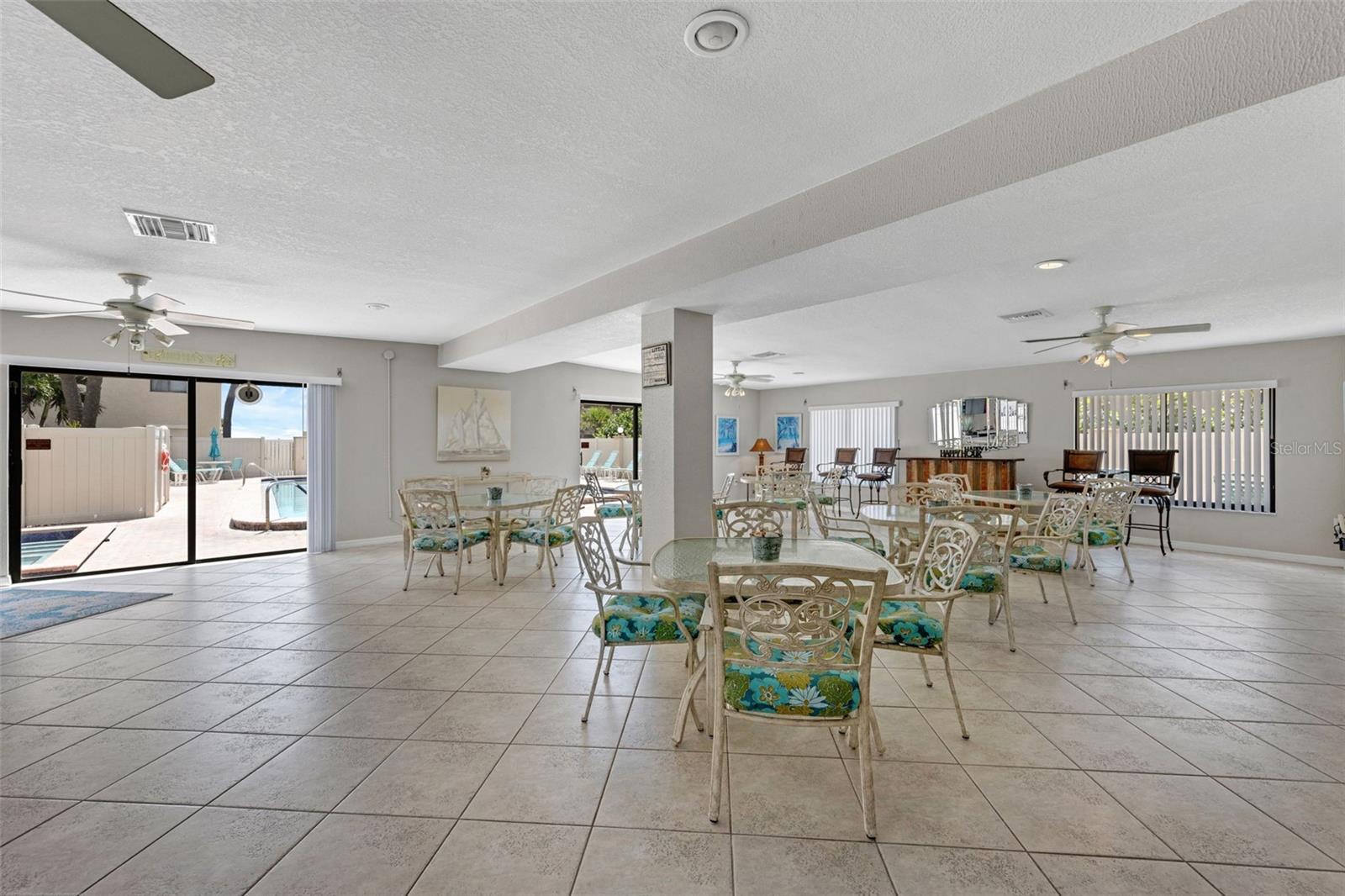 Image 31 of 46 For 3170 Atlantic Avenue 708