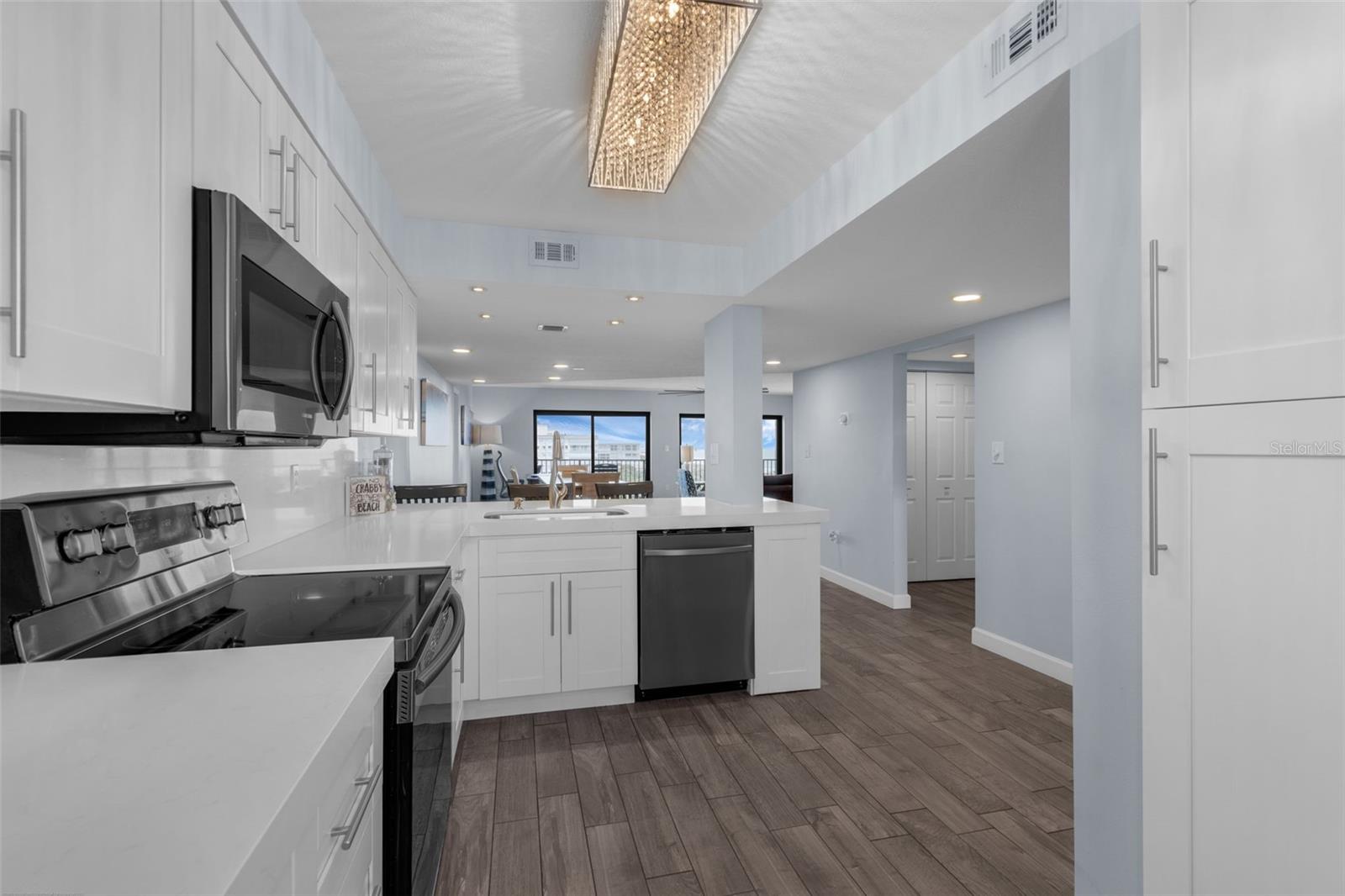 Image 8 of 46 For 3170 Atlantic Avenue 708