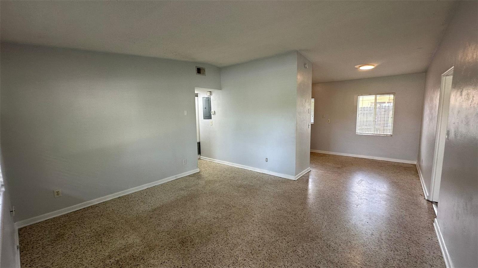 Image 6 of 8 For 1418 Beatrice Drive