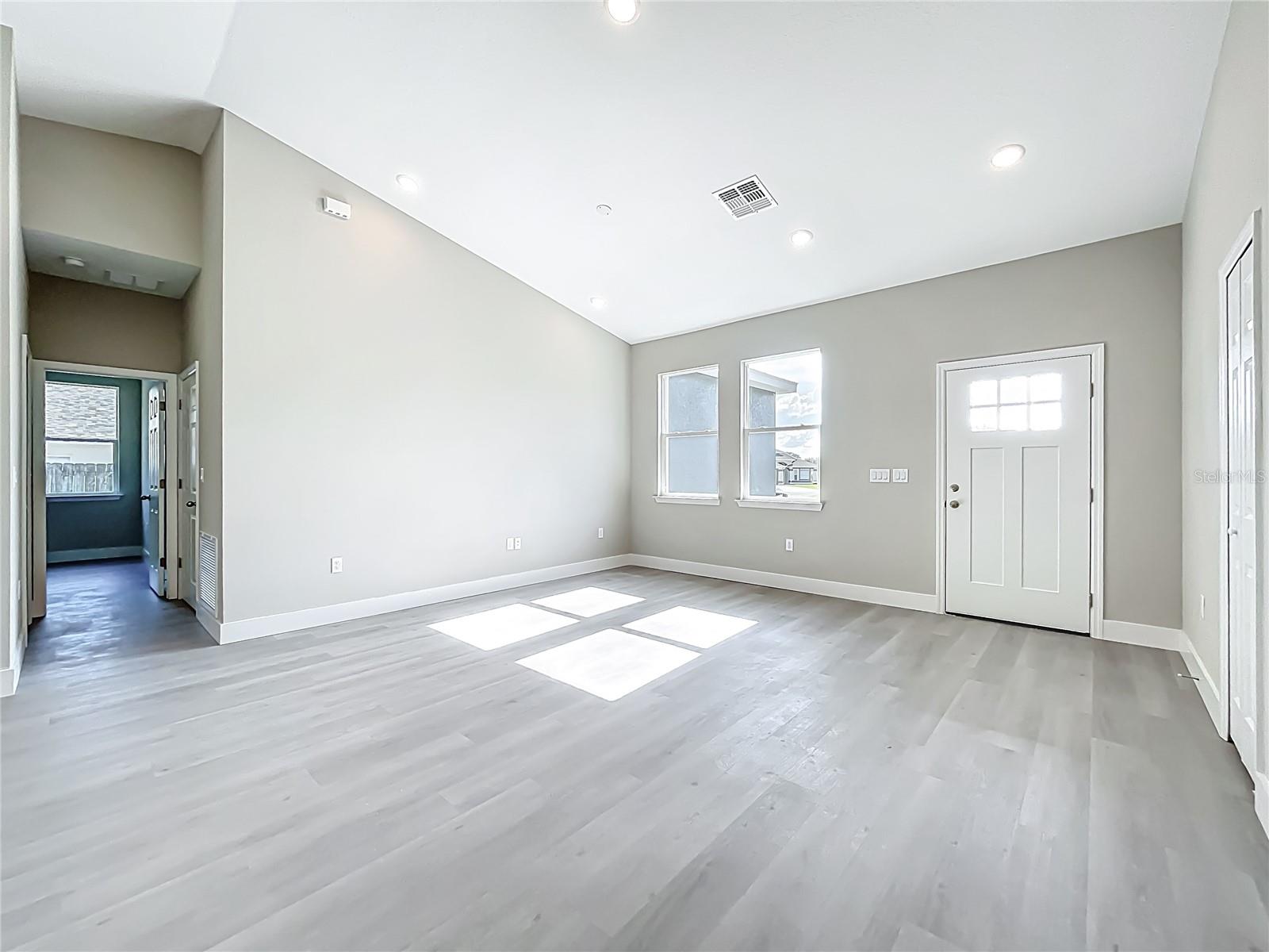 Image 11 of 45 For 11511 Lake Drive