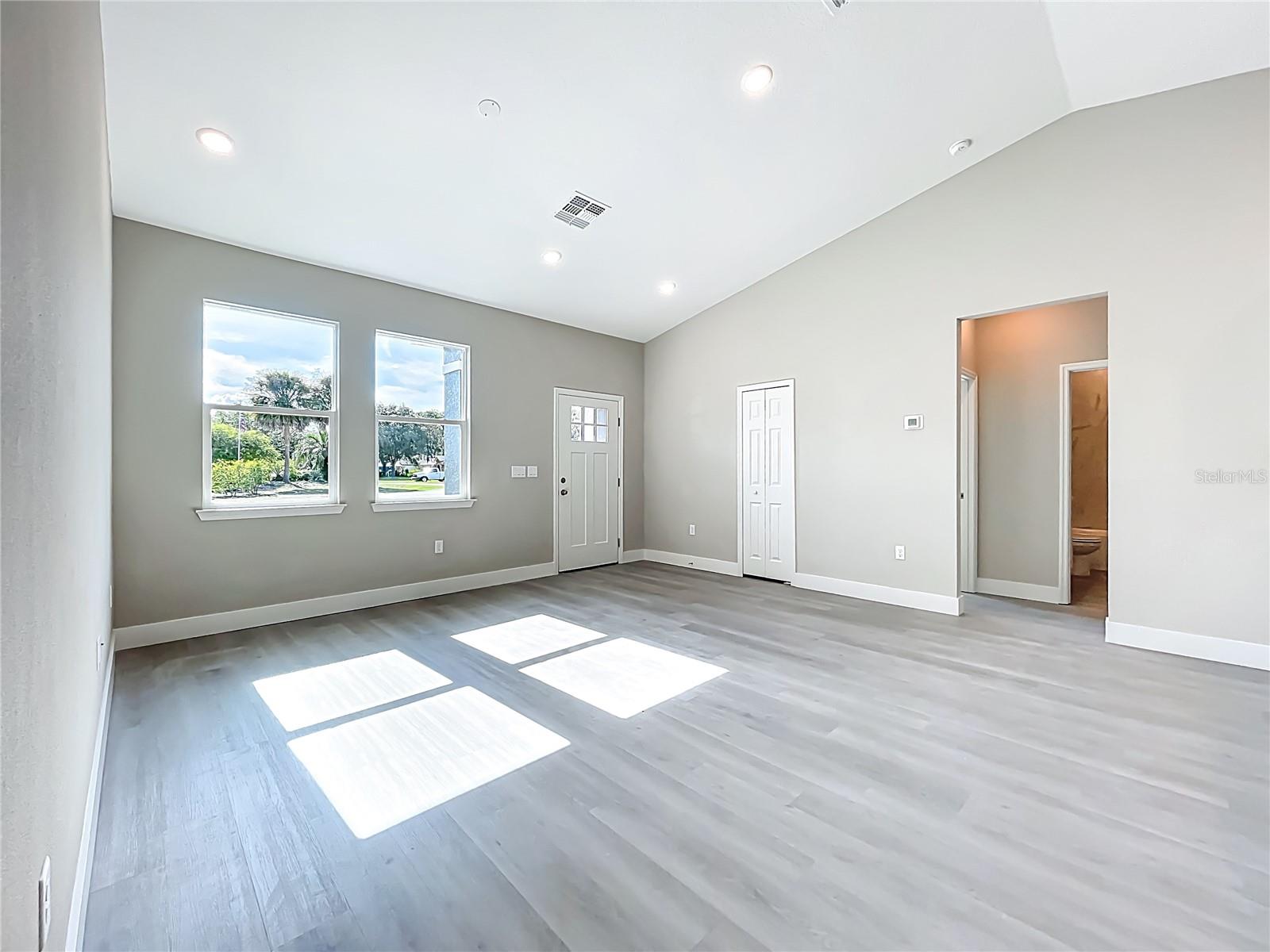 Image 12 of 45 For 11511 Lake Drive