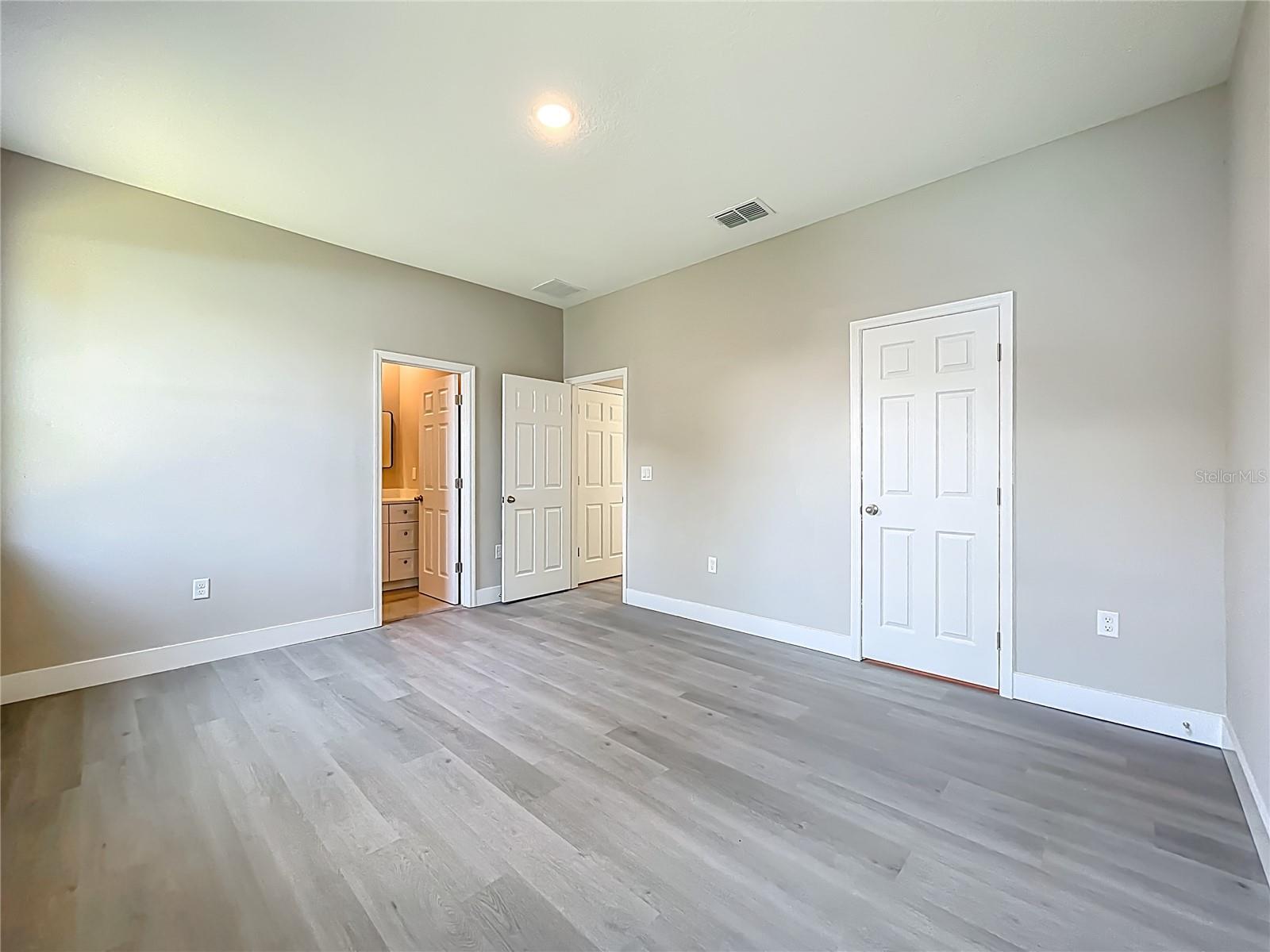 Image 22 of 45 For 11511 Lake Drive