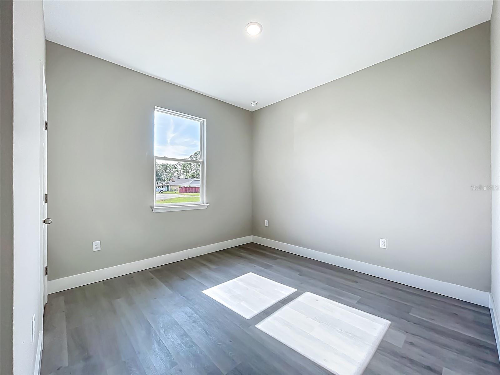 Image 33 of 45 For 11511 Lake Drive