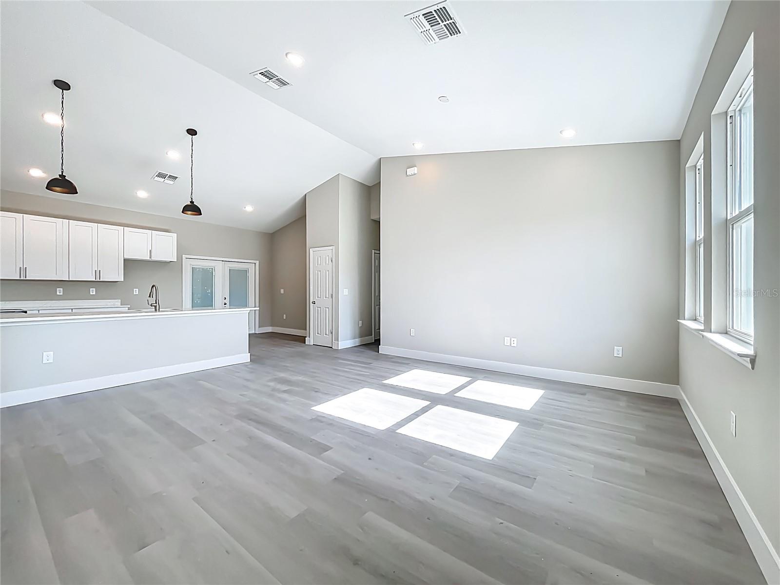 Image 9 of 45 For 11511 Lake Drive