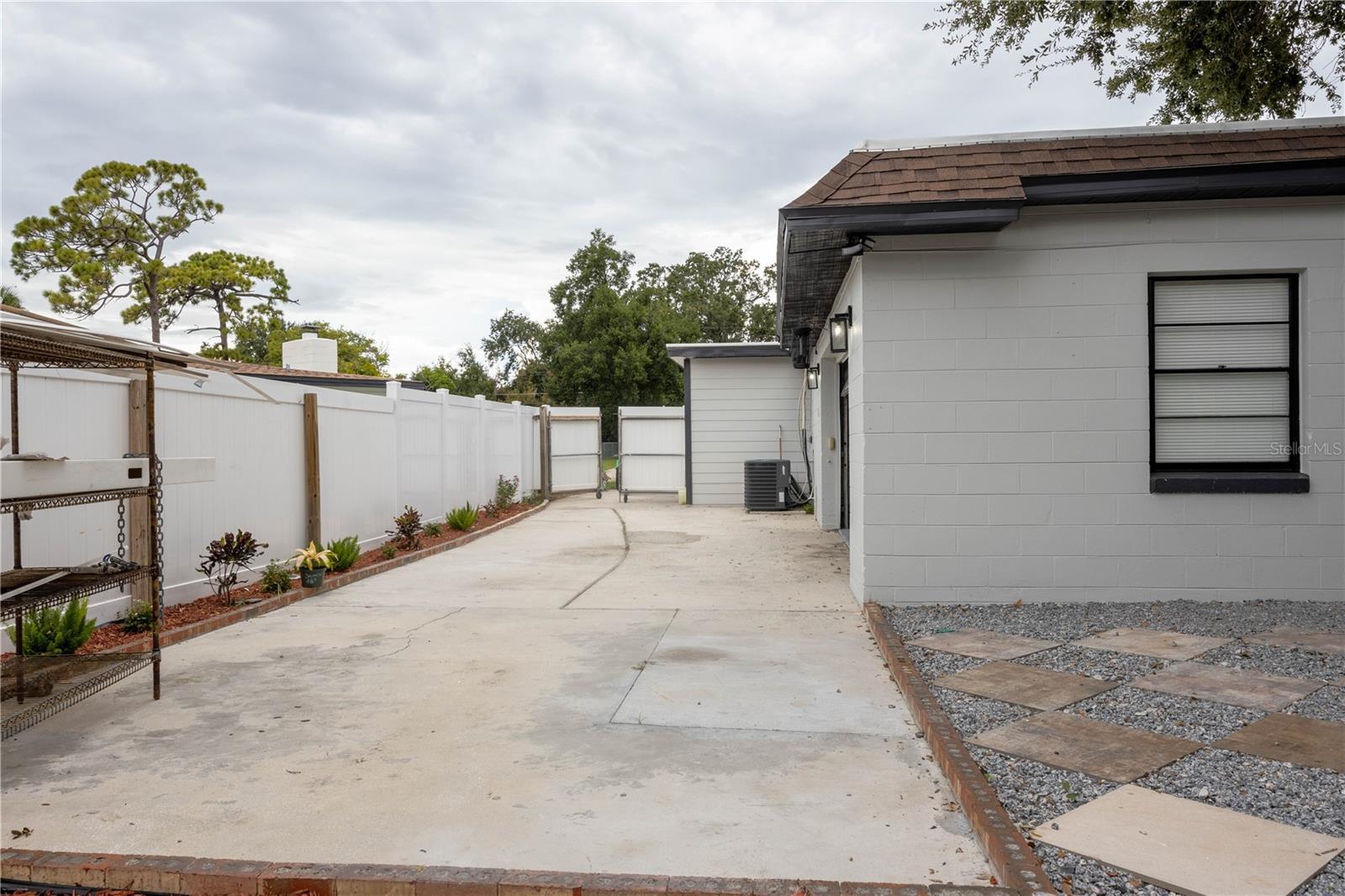 Image 10 of 21 For 4414 Lake Lawne Avenue