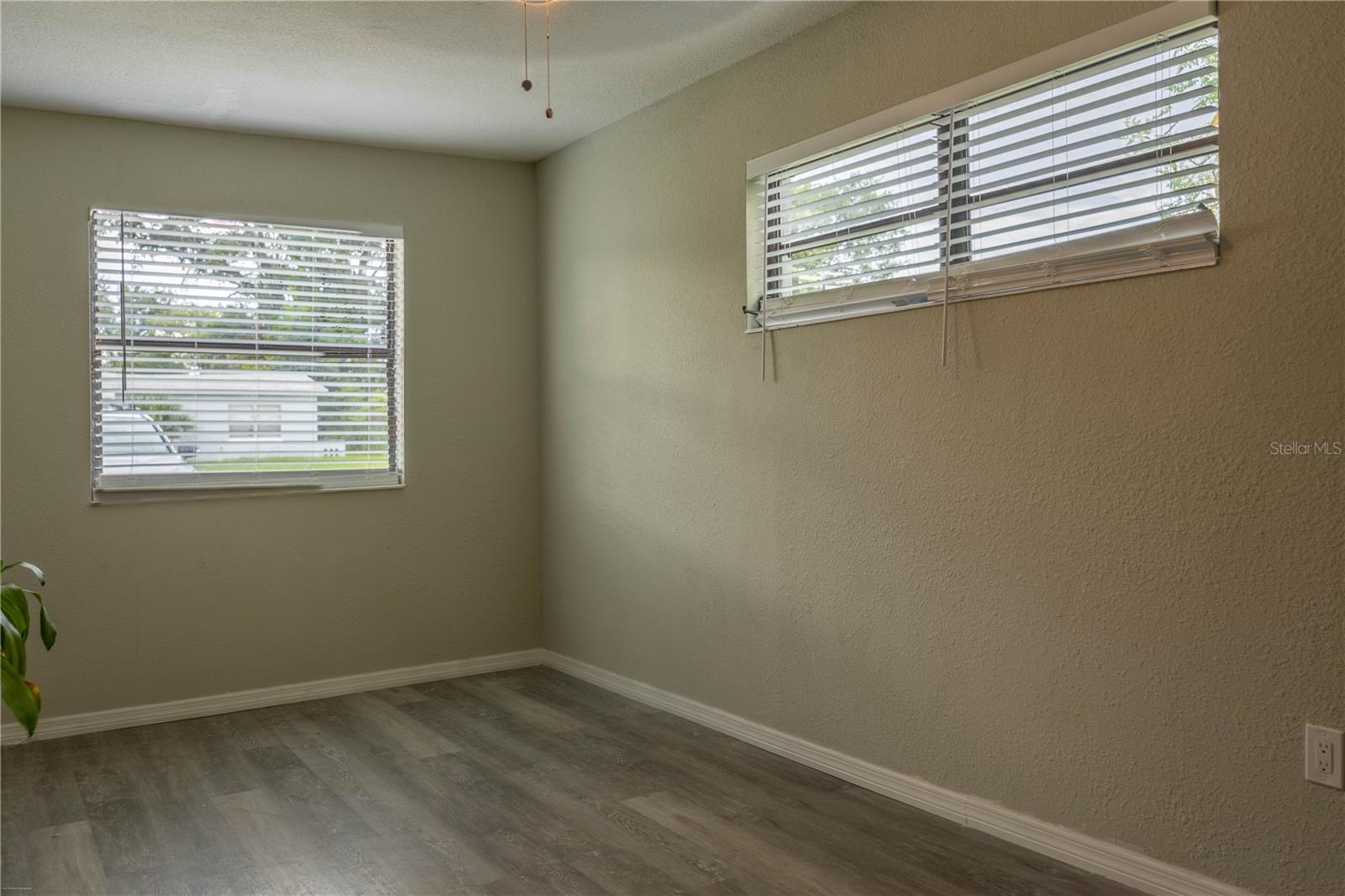 Image 18 of 21 For 4414 Lake Lawne Avenue