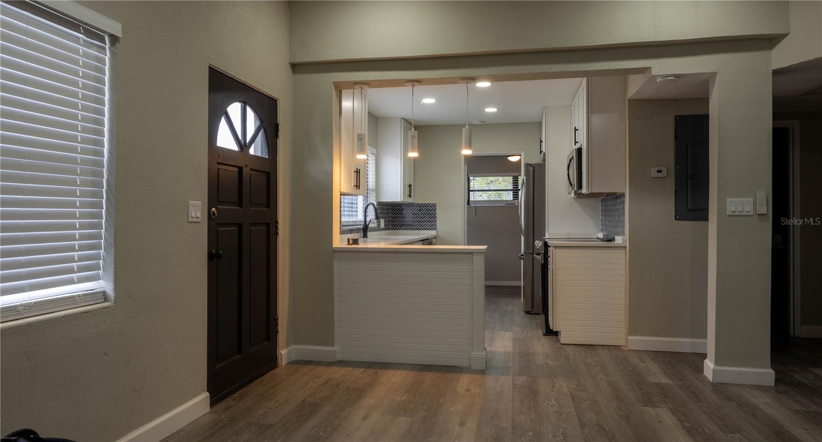 Image 4 of 21 For 4414 Lake Lawne Avenue