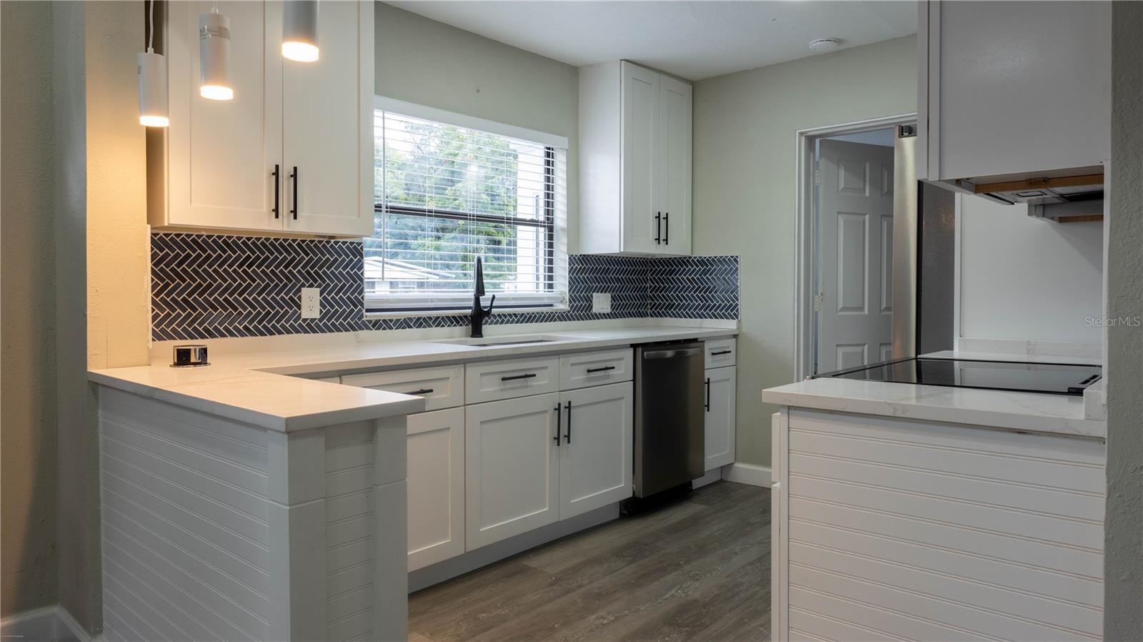 Image 5 of 21 For 4414 Lake Lawne Avenue
