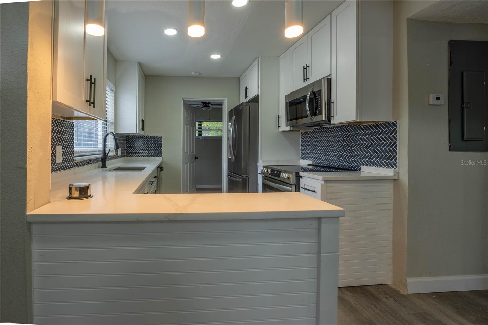 Image 7 of 21 For 4414 Lake Lawne Avenue